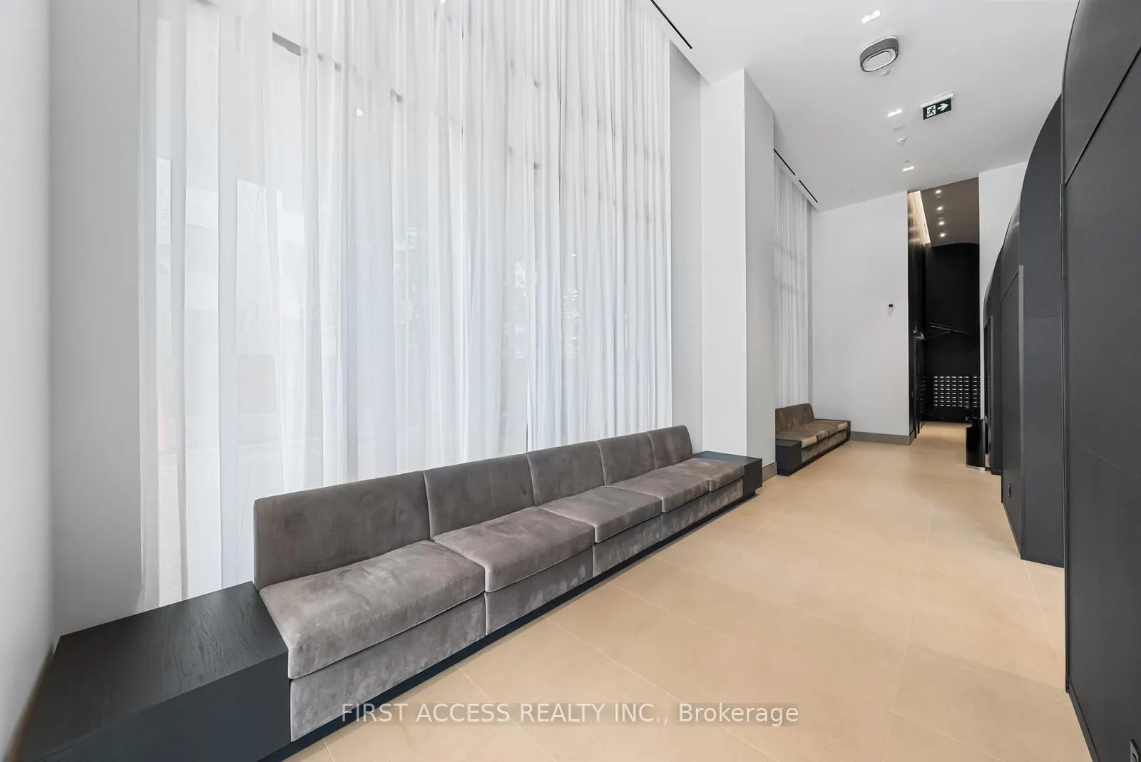 285 Dufferin Street, #817