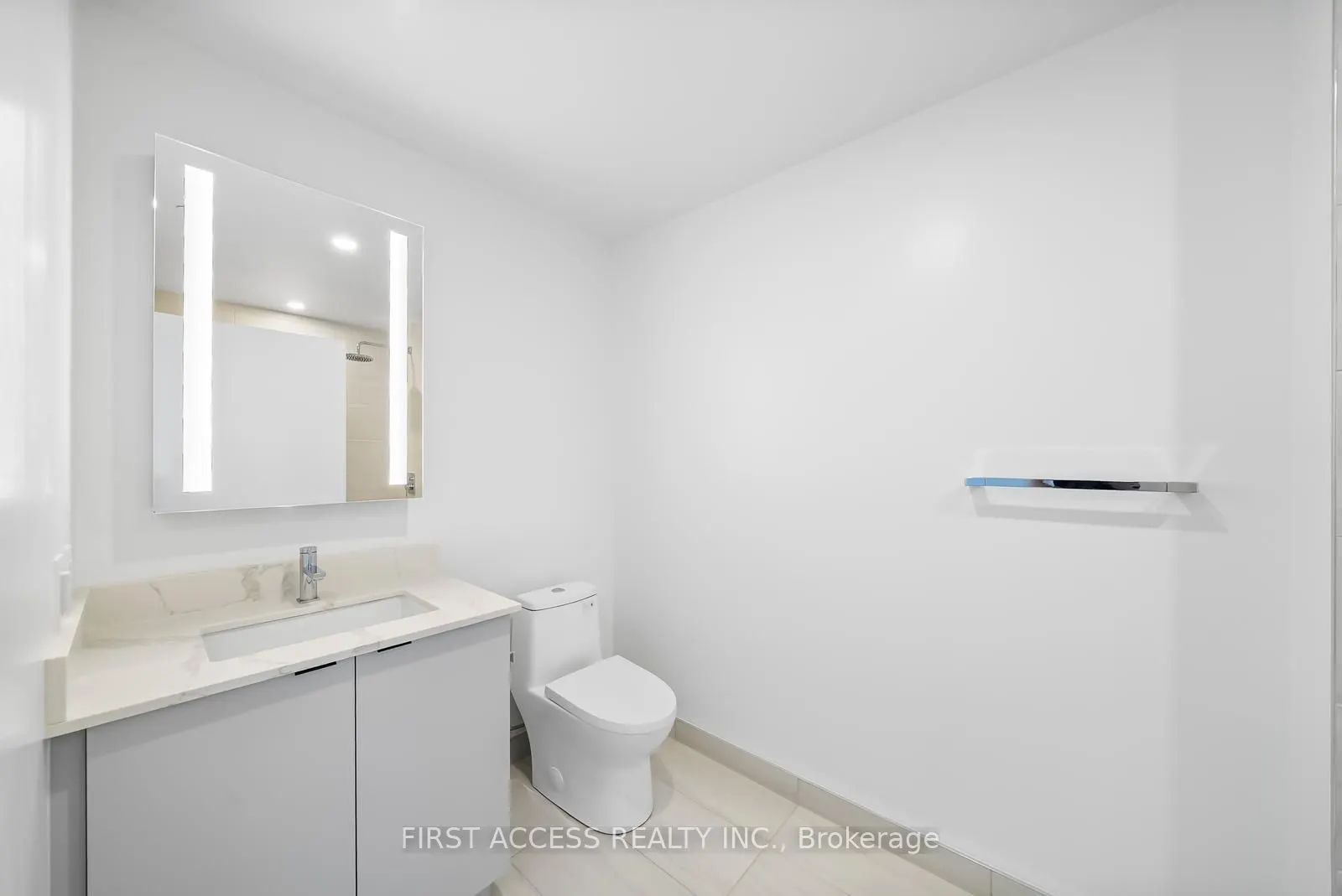 285 Dufferin Street, #817