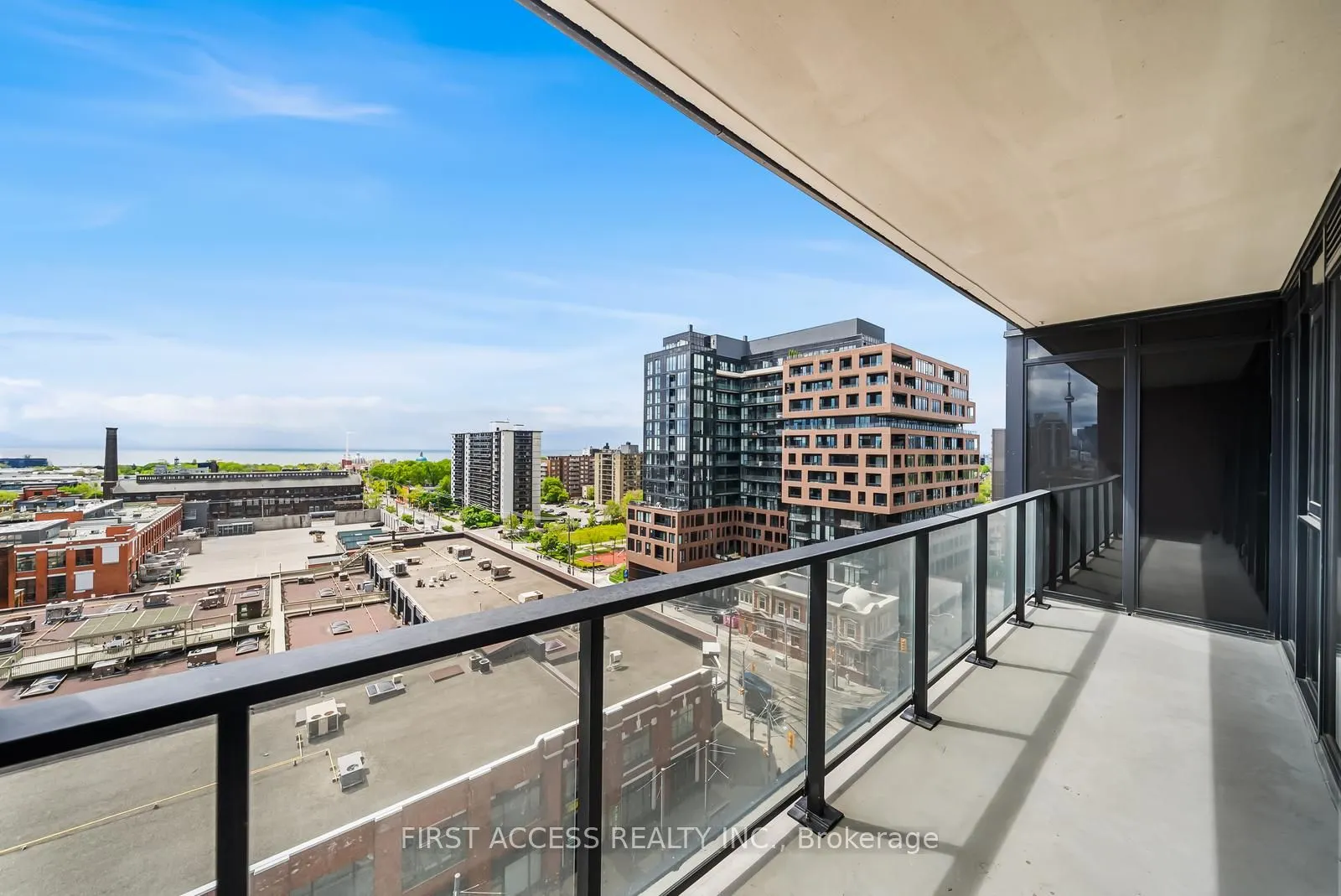 285 Dufferin Street, #817
