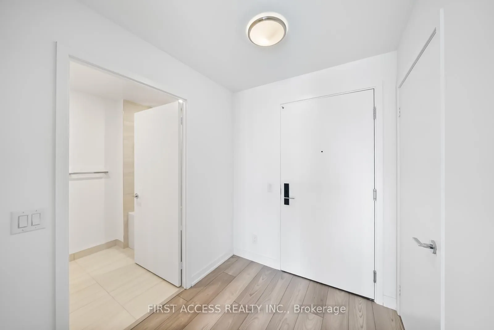 285 Dufferin Street, #817