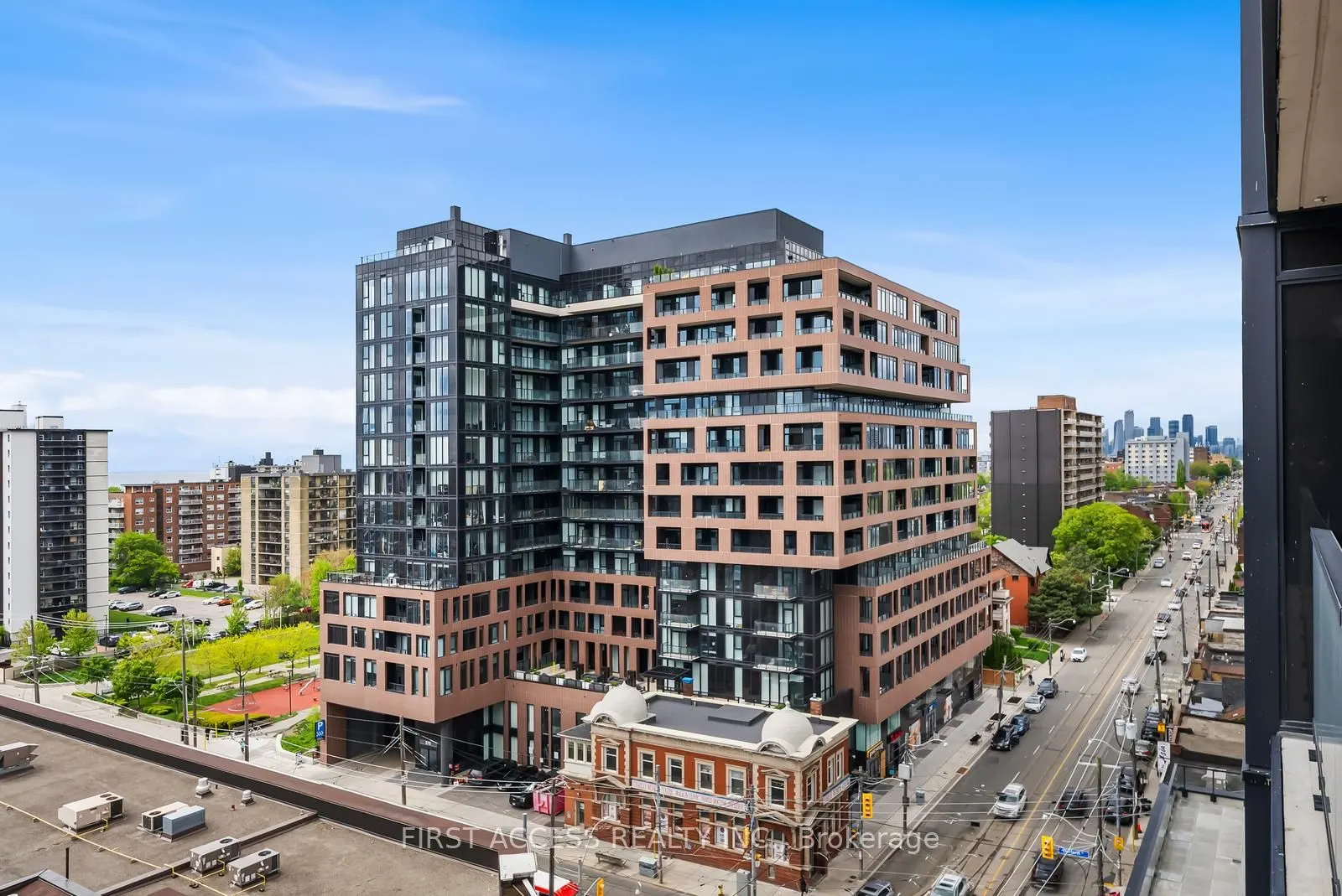 285 Dufferin Street, #817