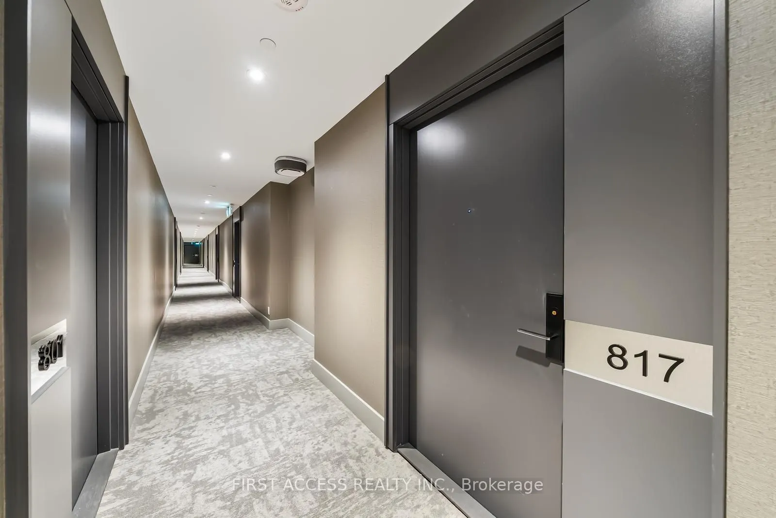 285 Dufferin Street, #817