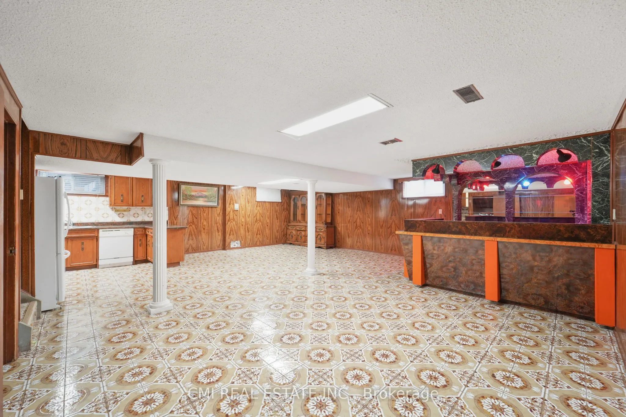 698 Hillman Crescent