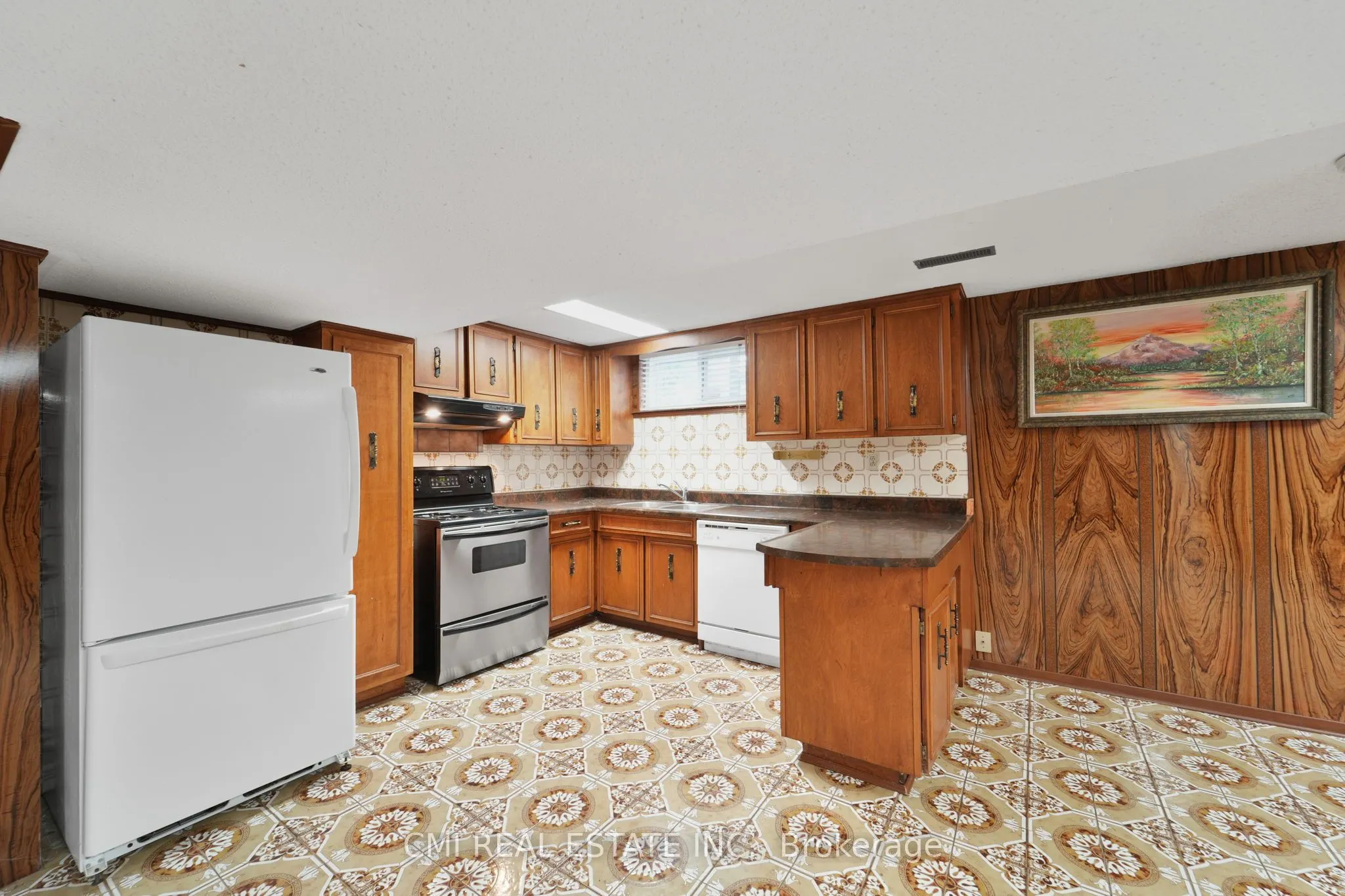 698 Hillman Crescent