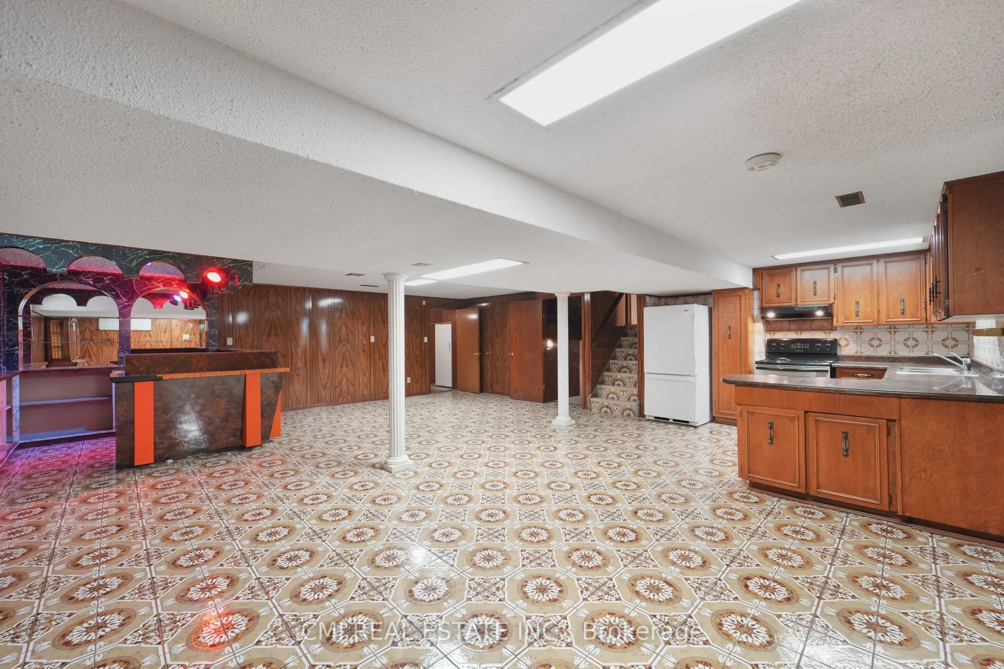 698 Hillman Crescent