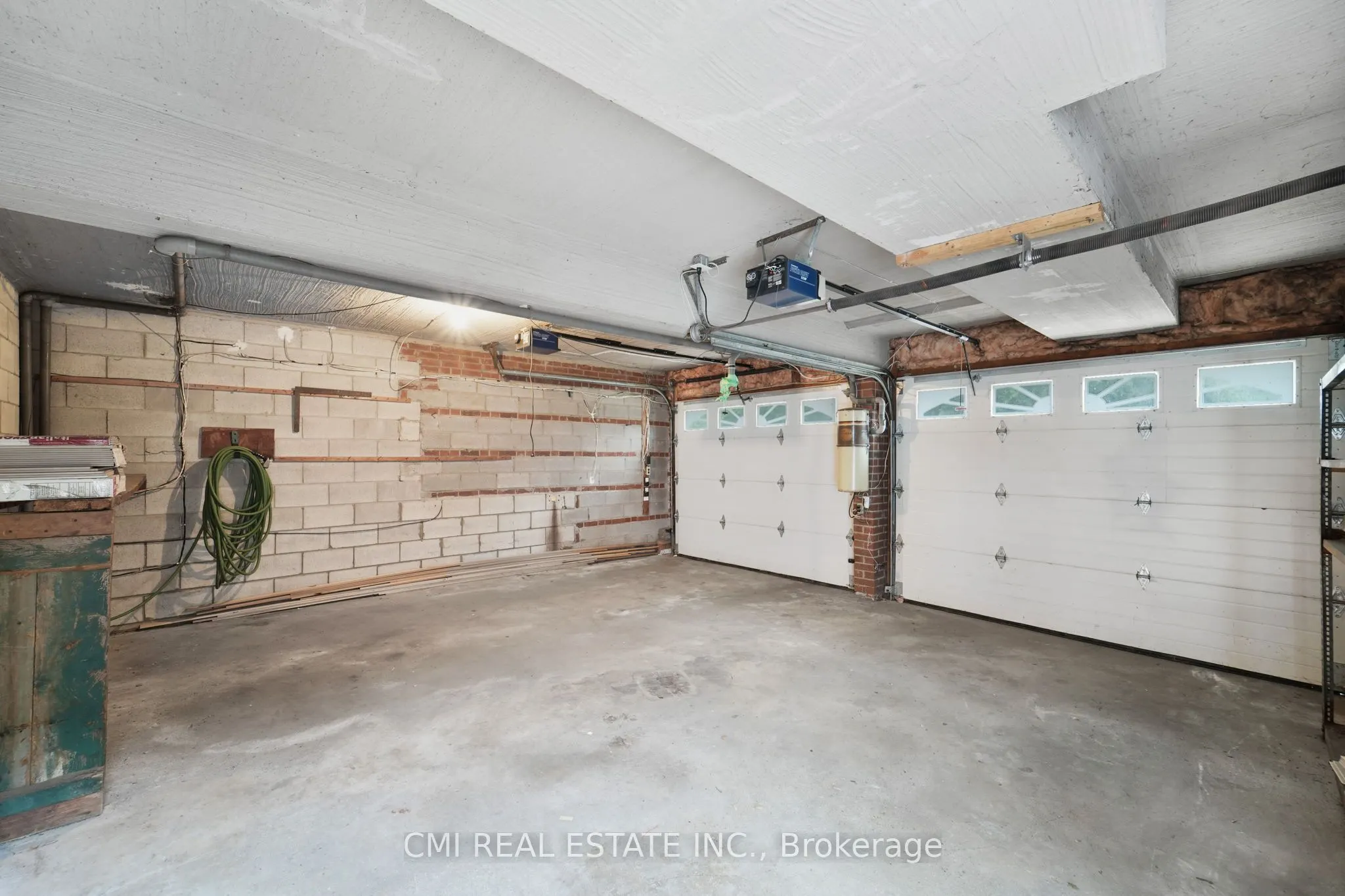 698 Hillman Crescent