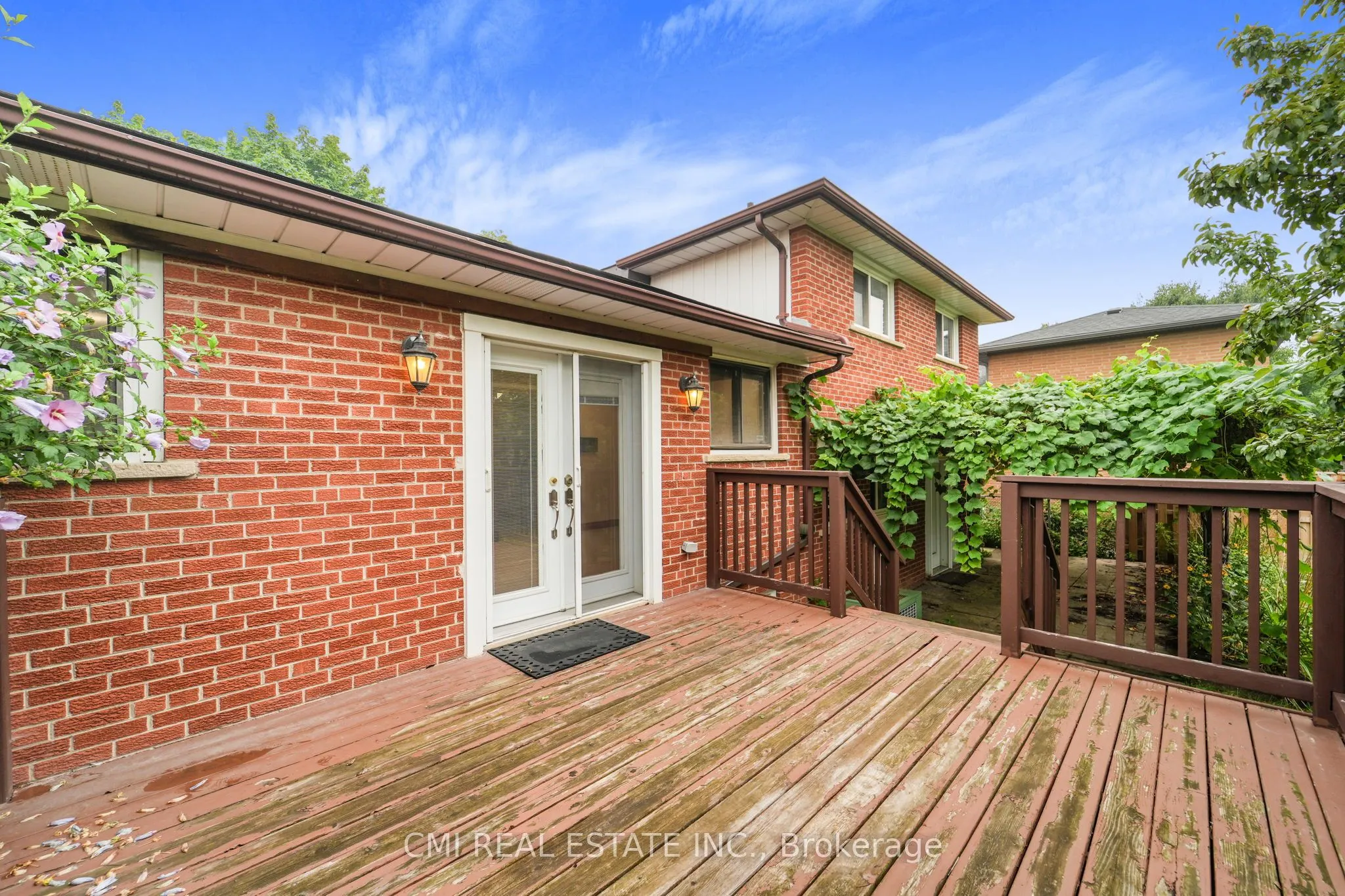698 Hillman Crescent