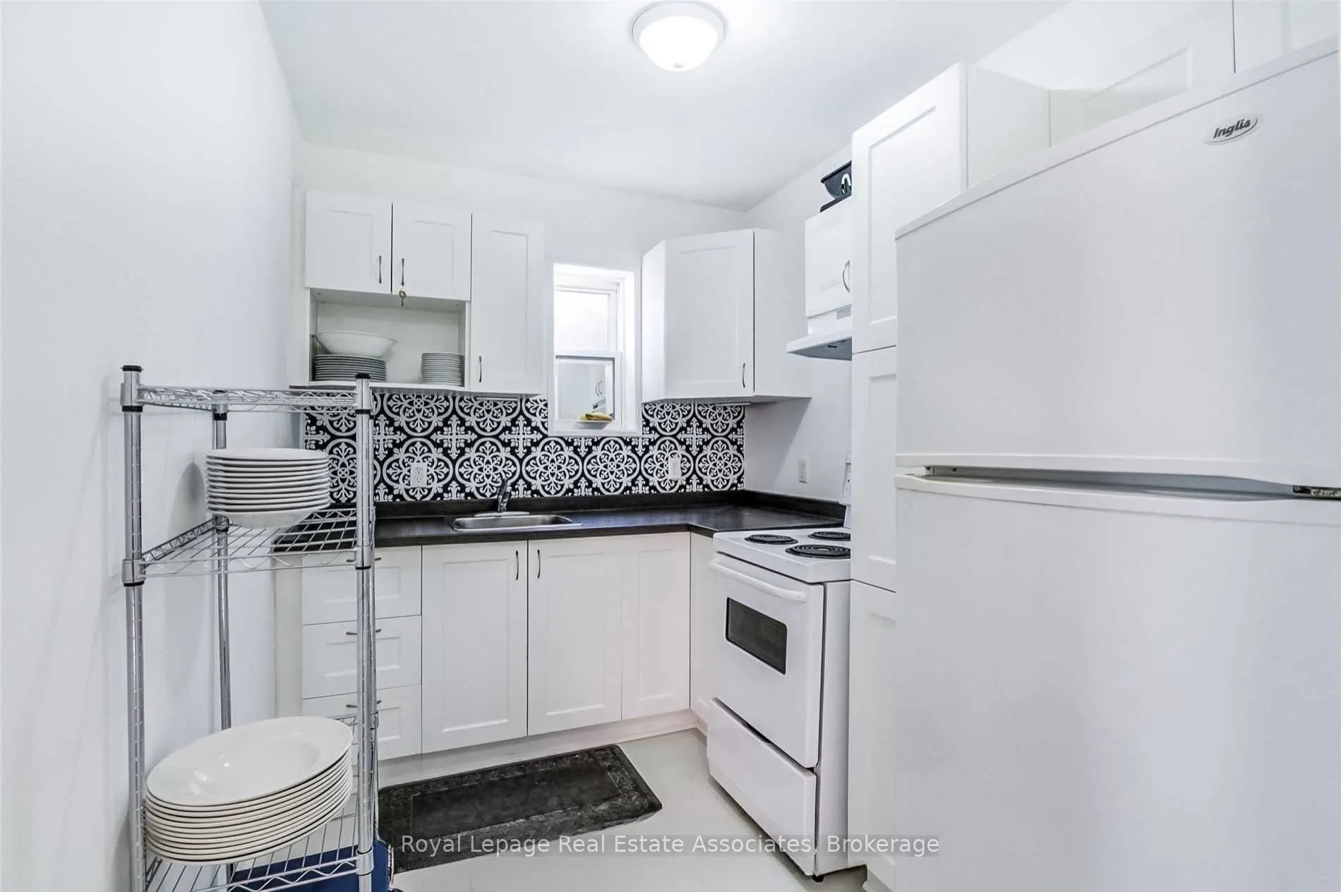 881 Lakeshore Road E