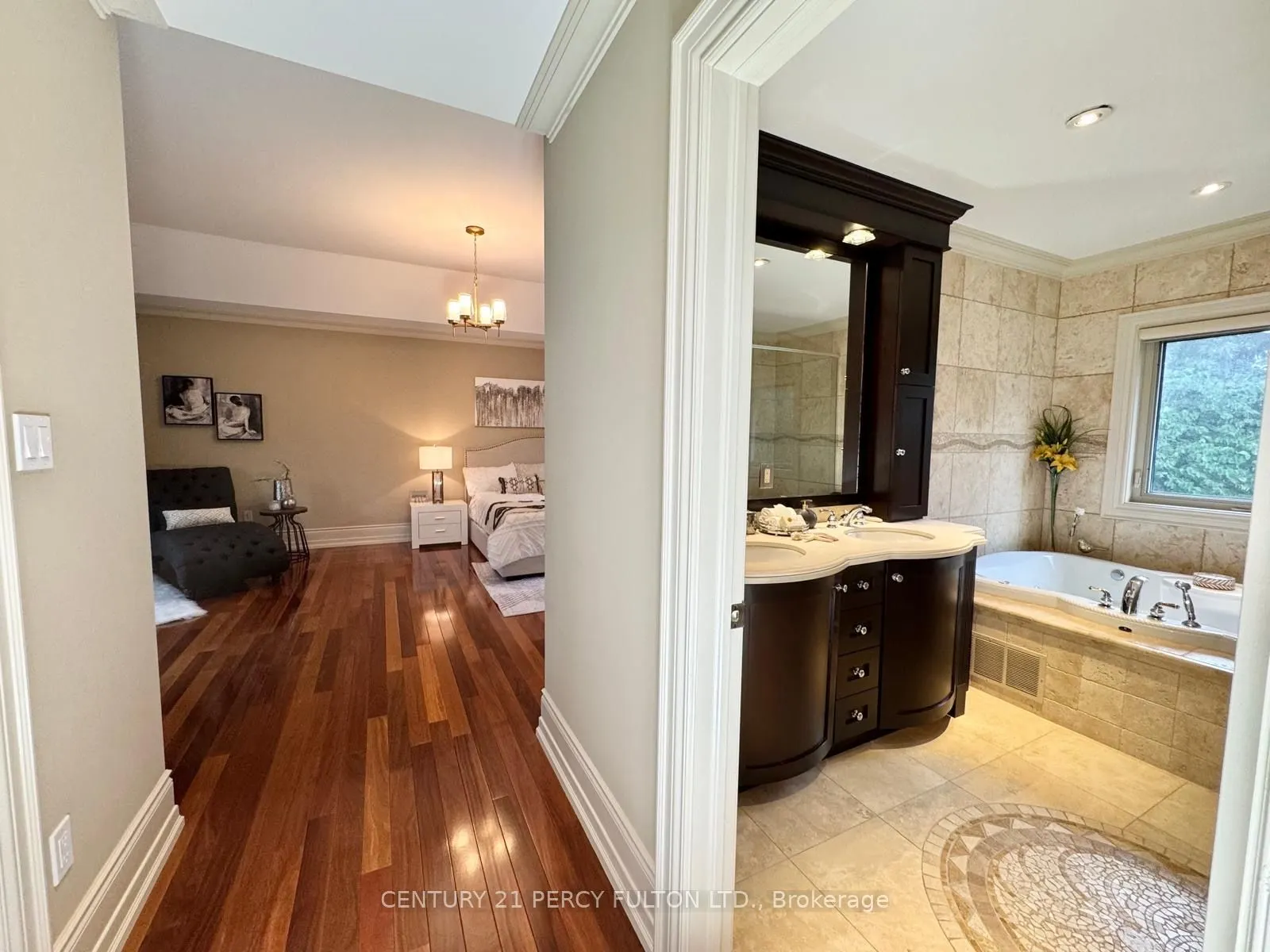 1649 Wedmore Way