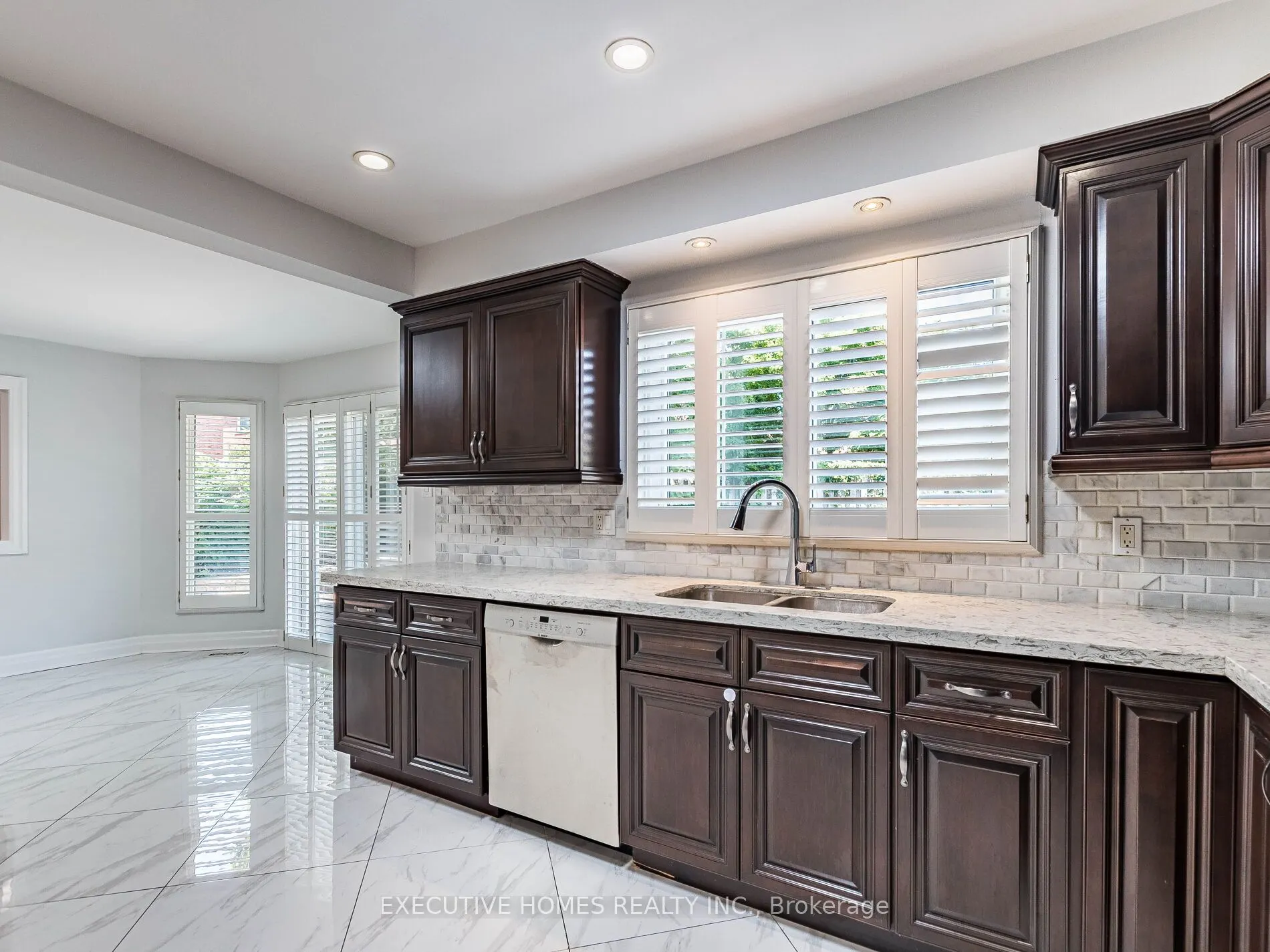 1876 Roy Ivor Crescent