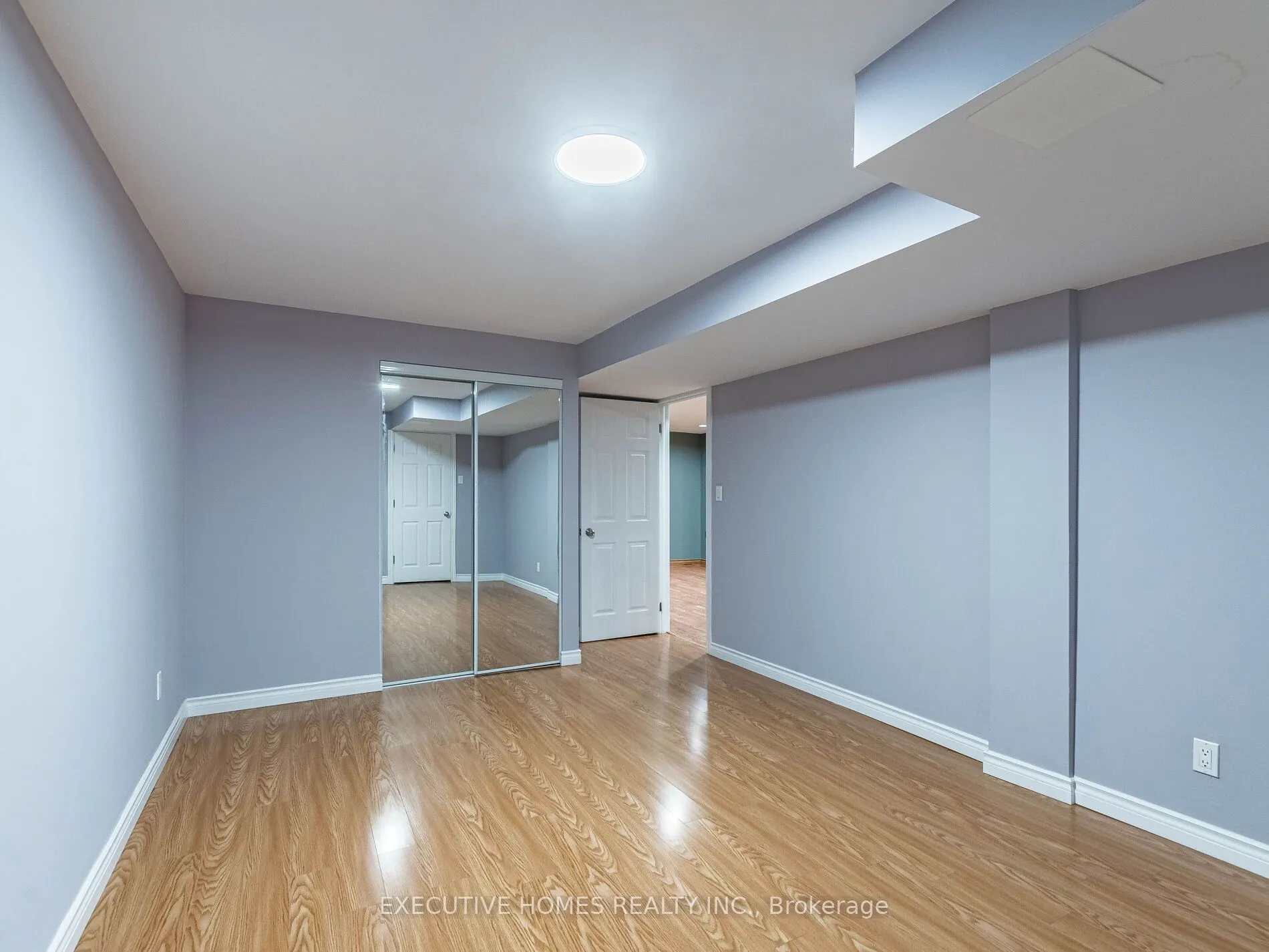1876 Roy Ivor Crescent