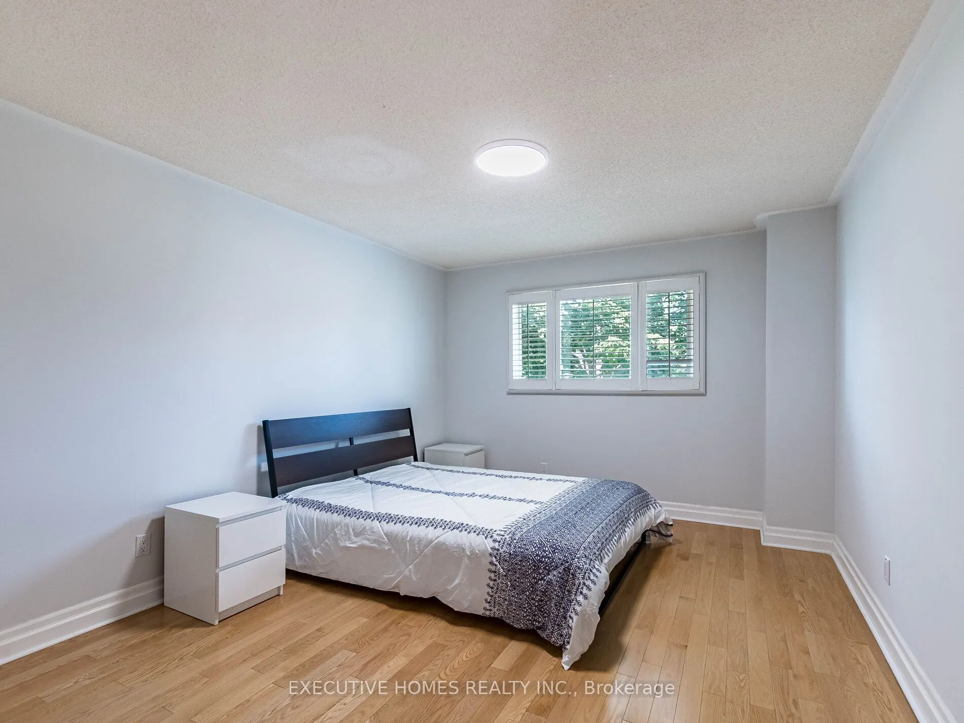 1876 Roy Ivor Crescent