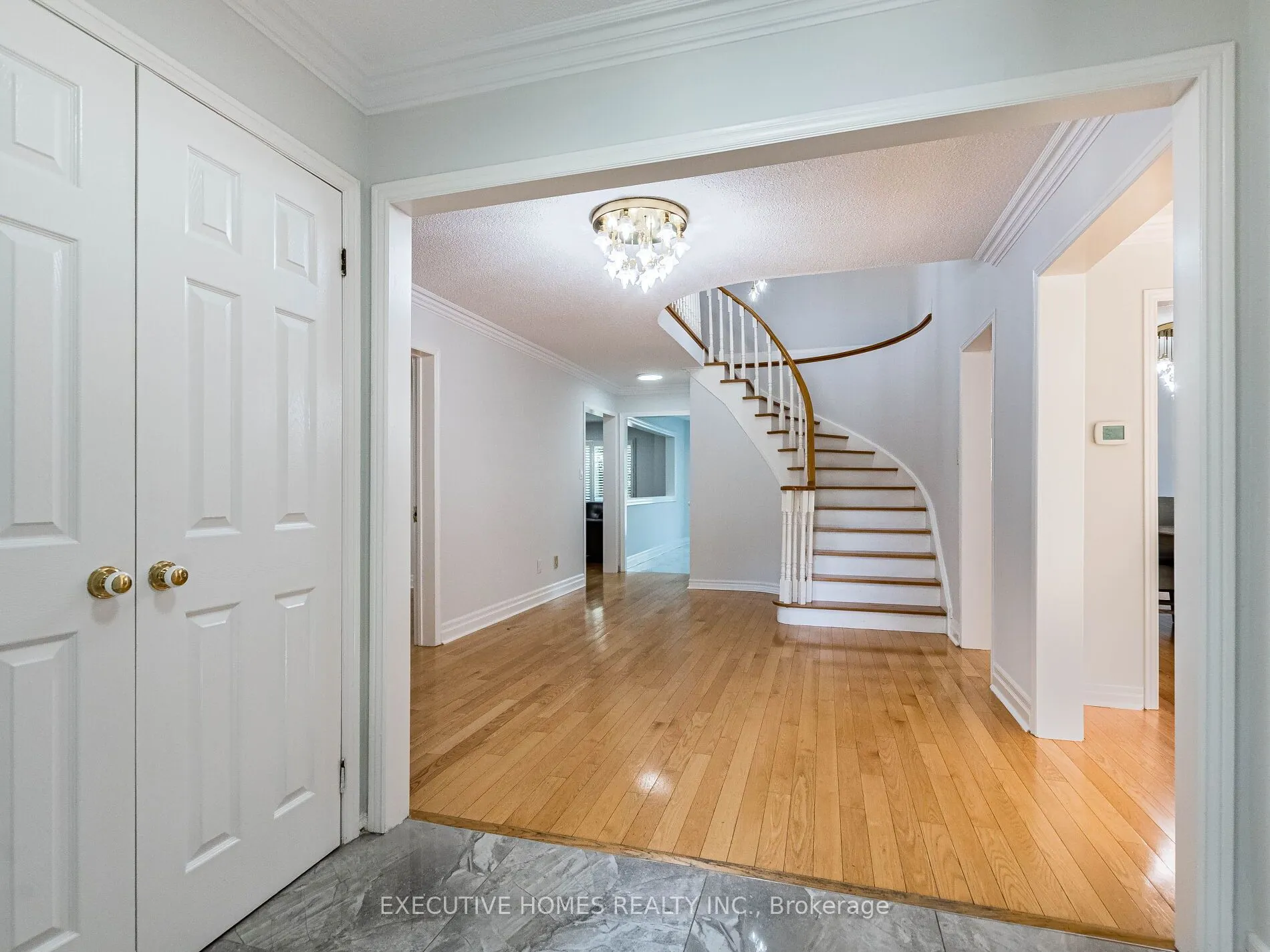 1876 Roy Ivor Crescent