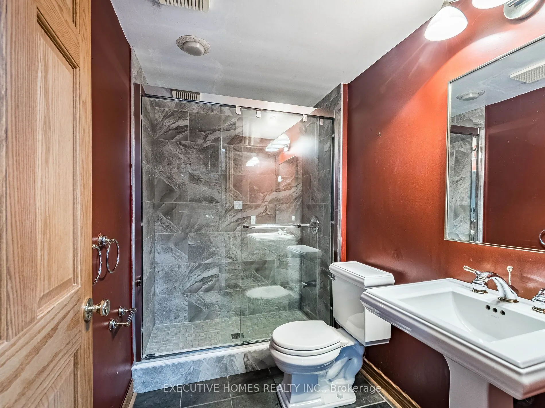 1876 Roy Ivor Crescent