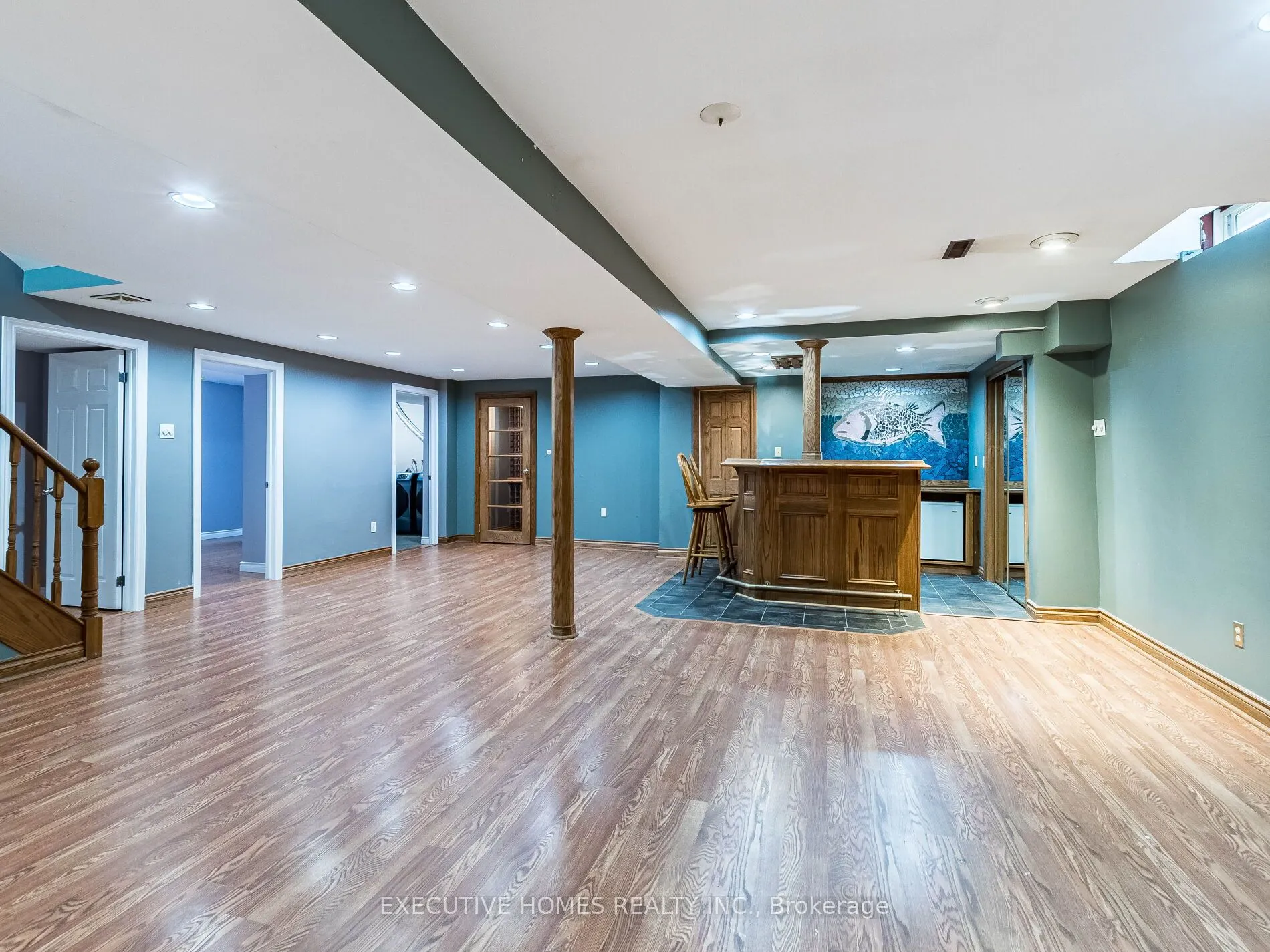 1876 Roy Ivor Crescent