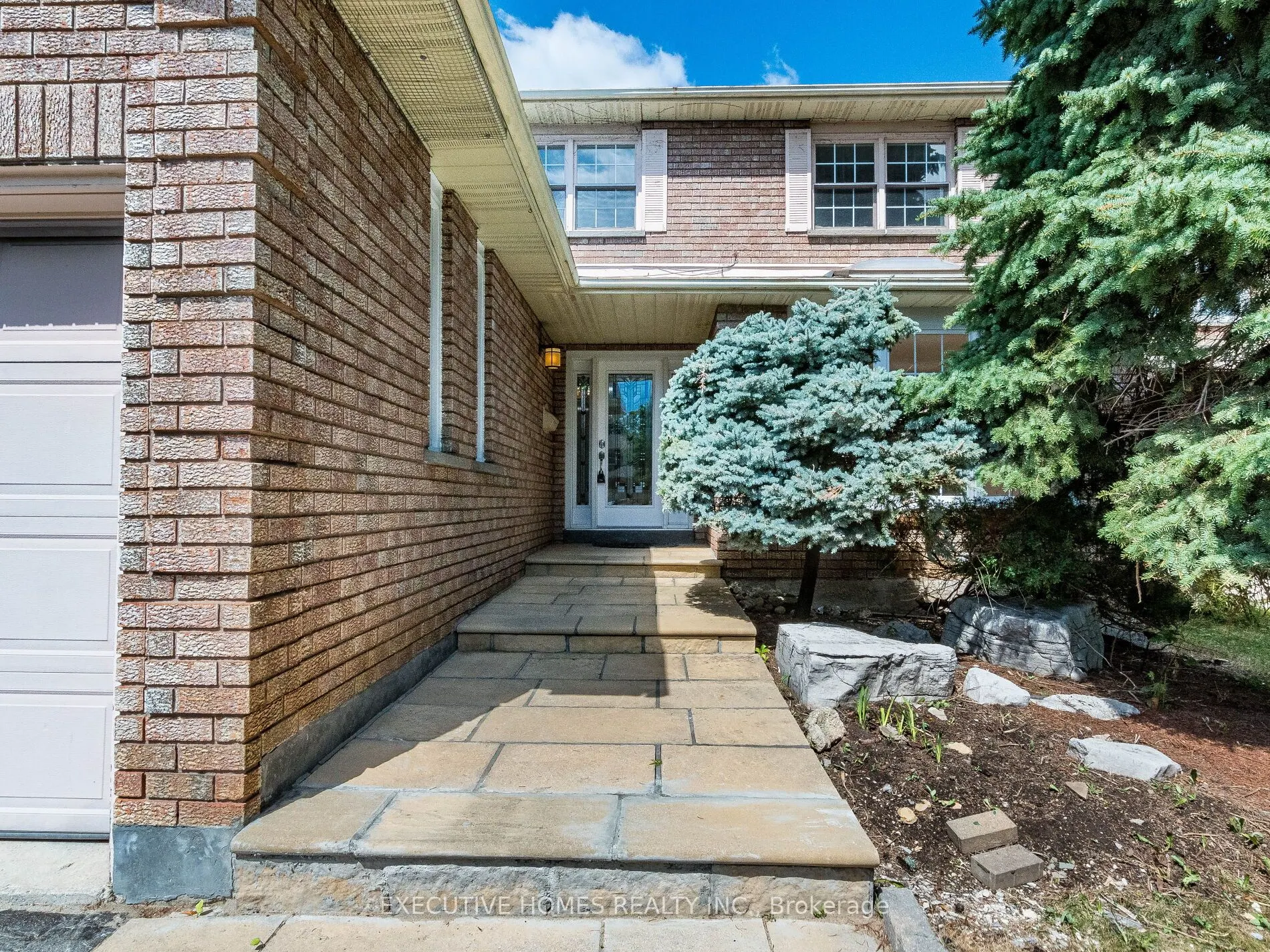 1876 Roy Ivor Crescent