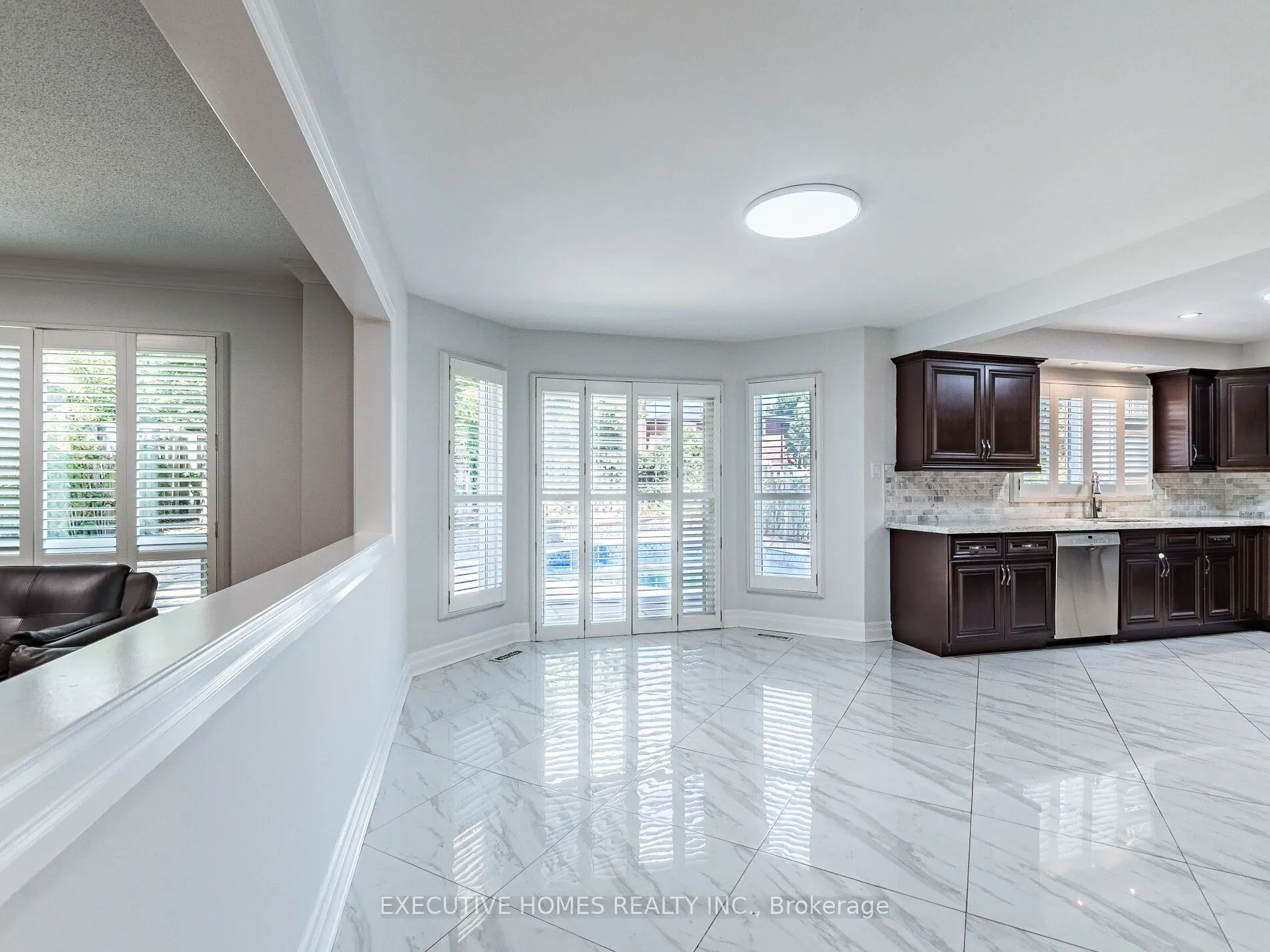 1876 Roy Ivor Crescent