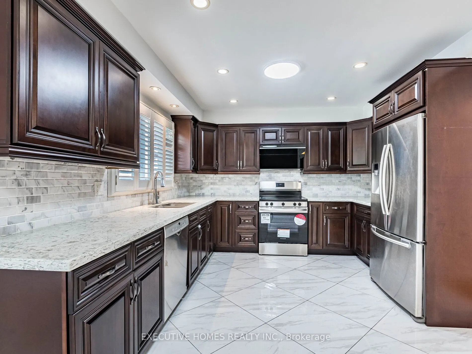 1876 Roy Ivor Crescent