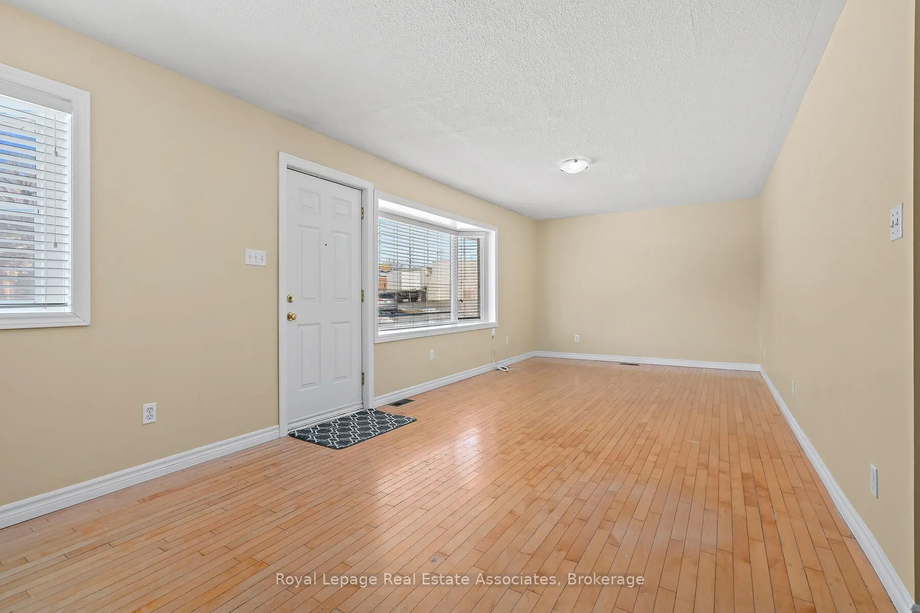 7 Rexway Drive