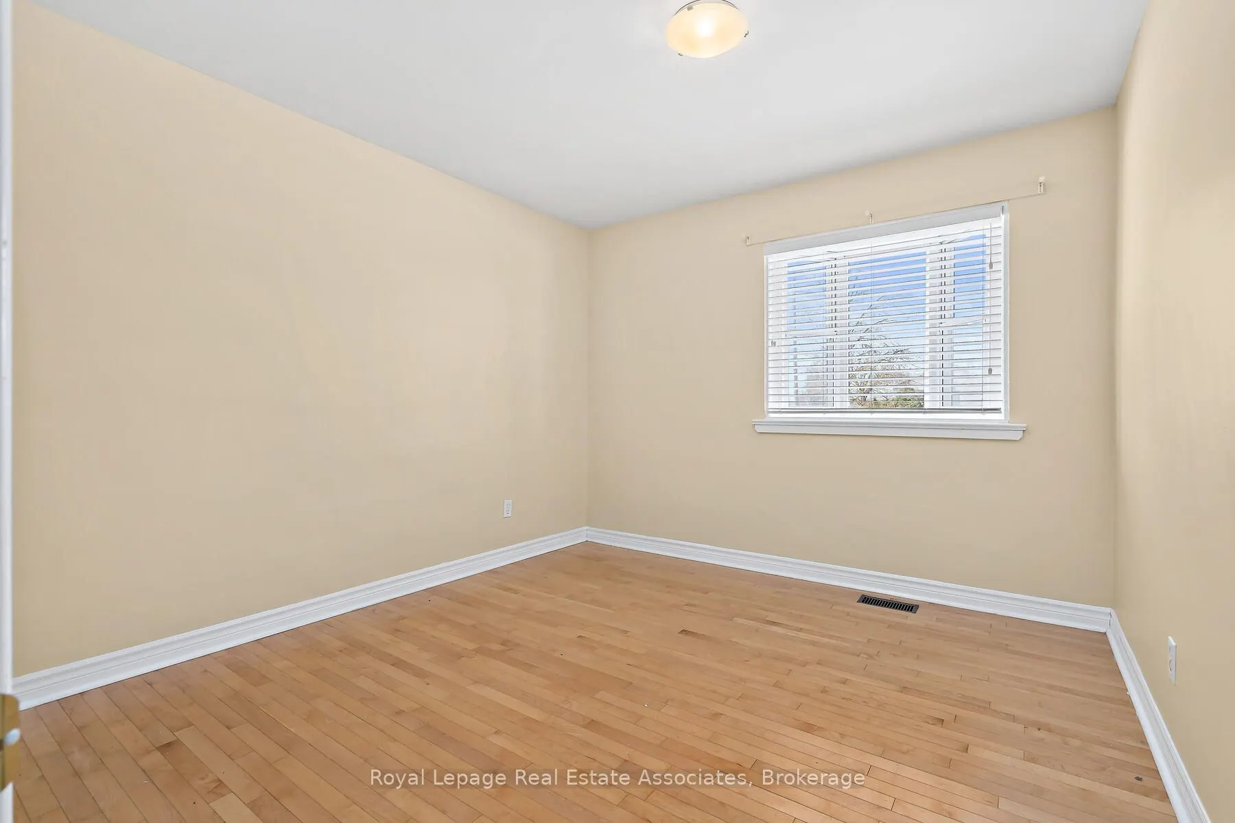 7 Rexway Drive