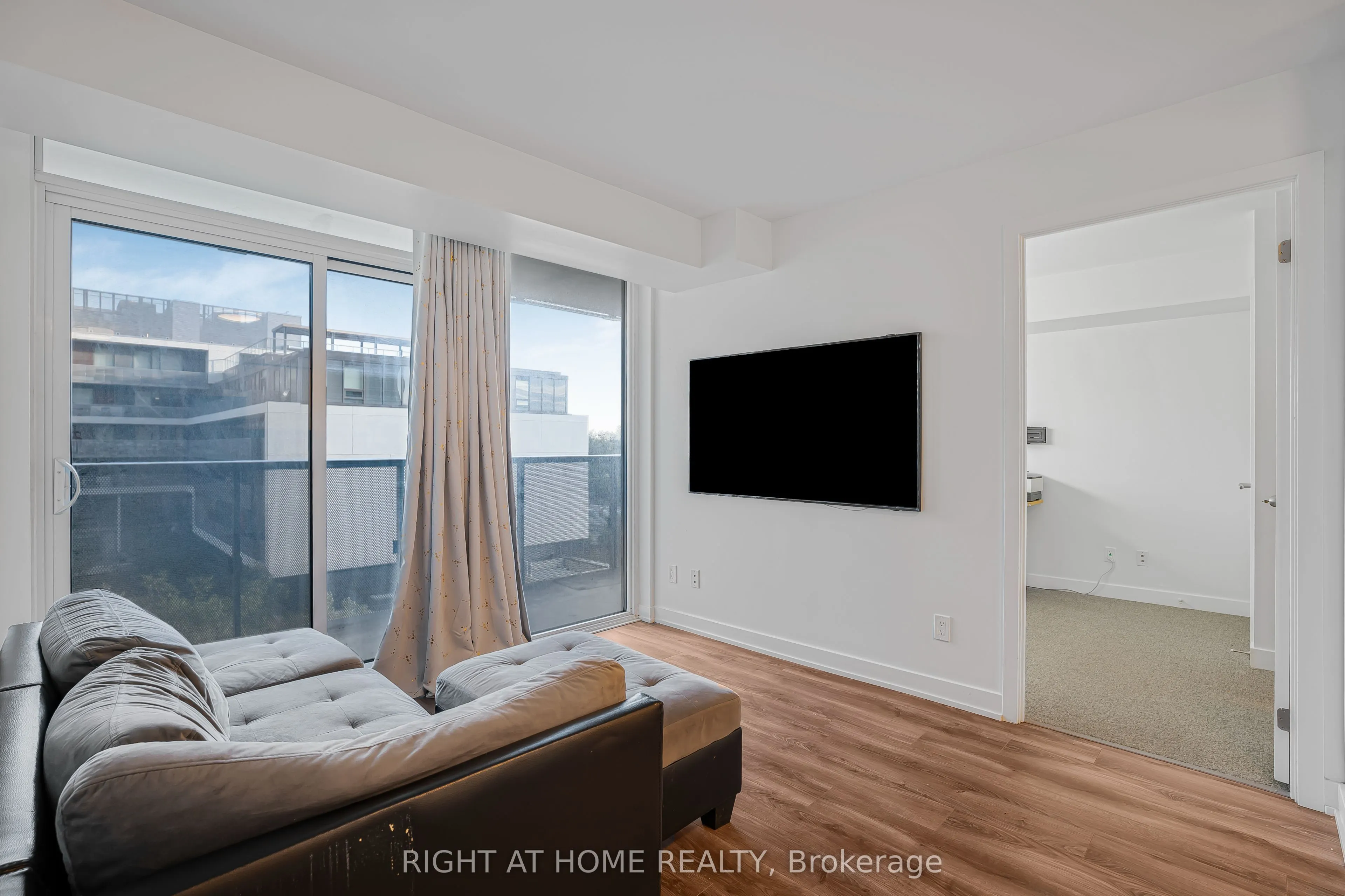 120 Varna Drive, #602