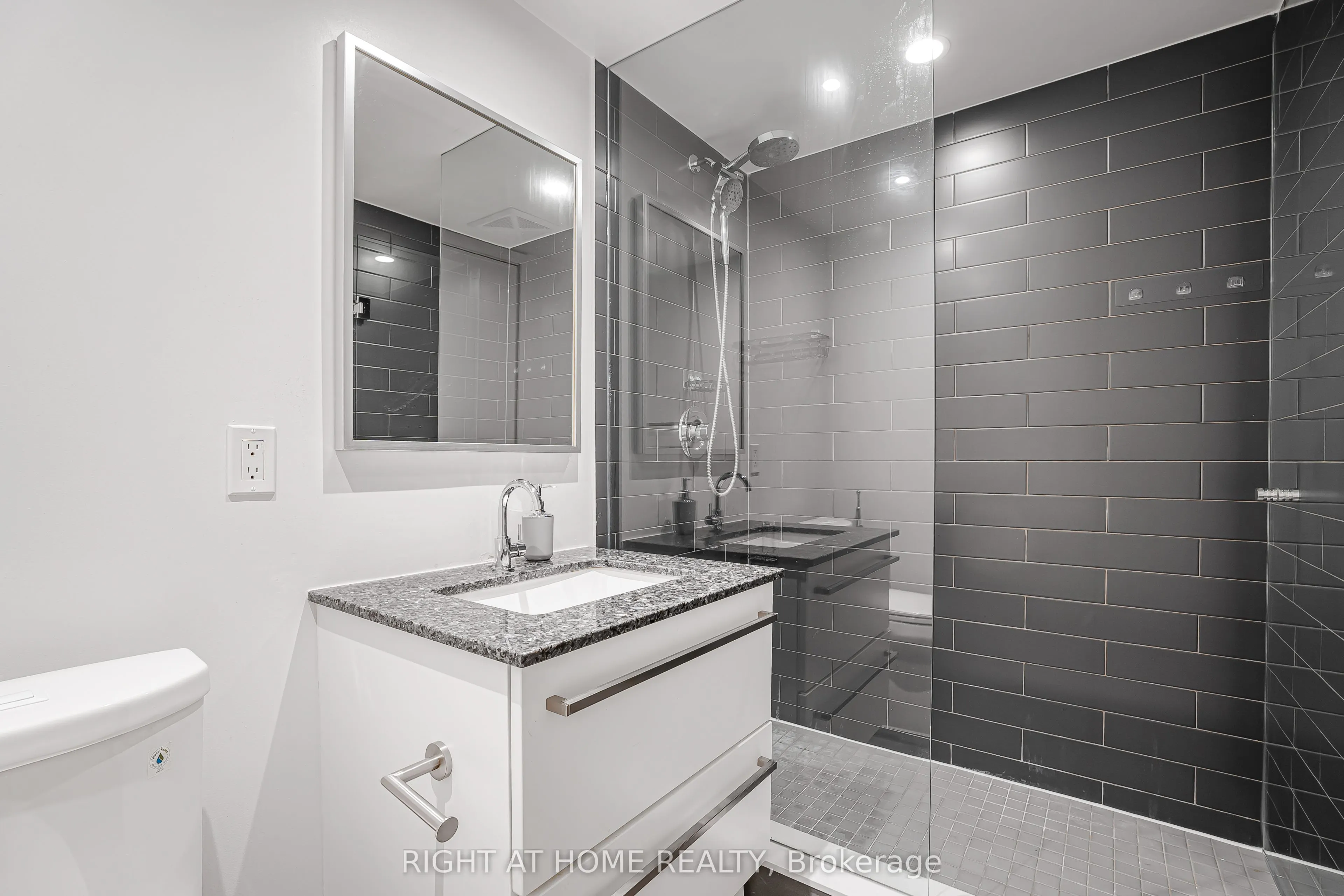 120 Varna Drive, #602