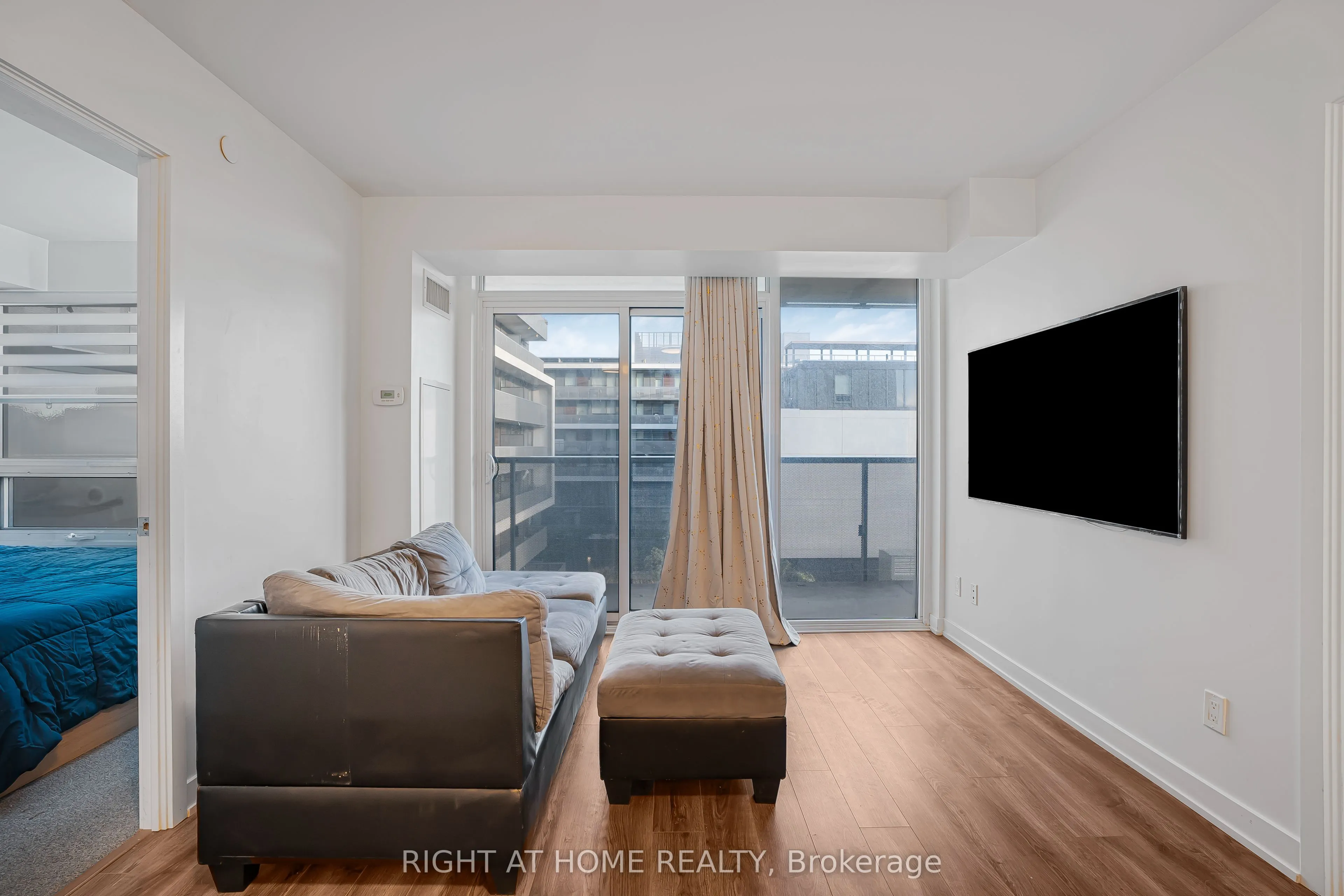 120 Varna Drive, #602