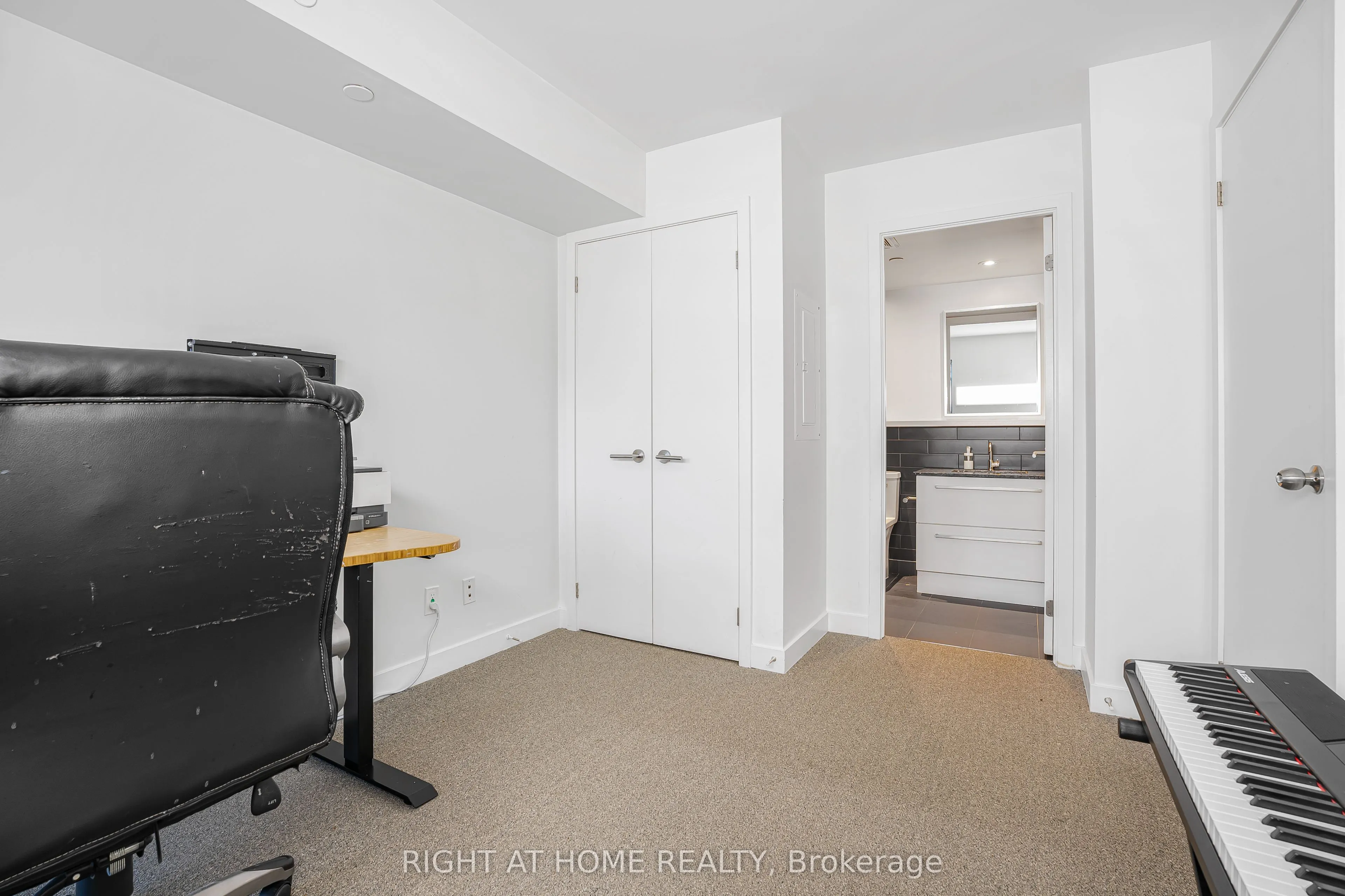 120 Varna Drive, #602