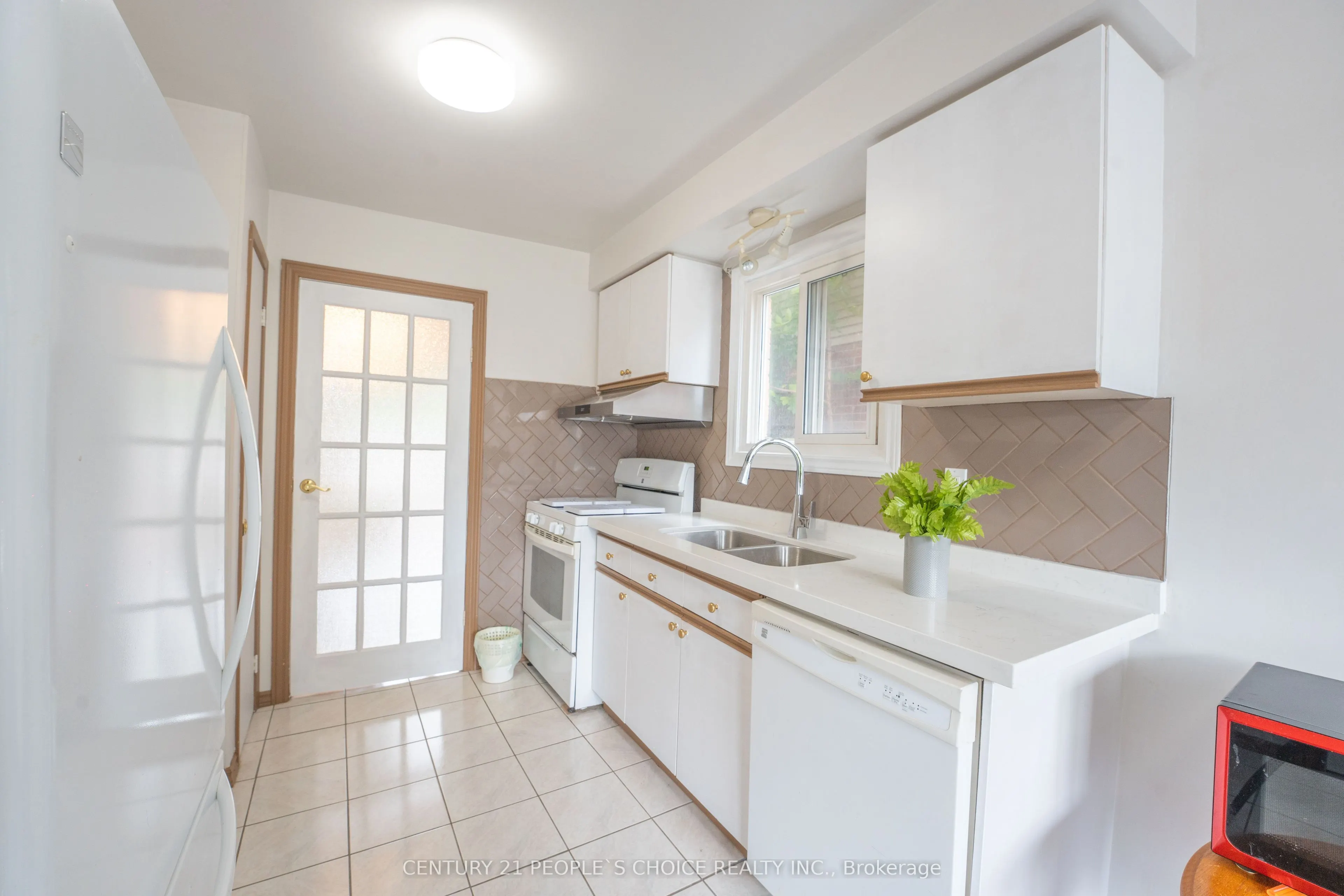 2247 Silverbirch Court