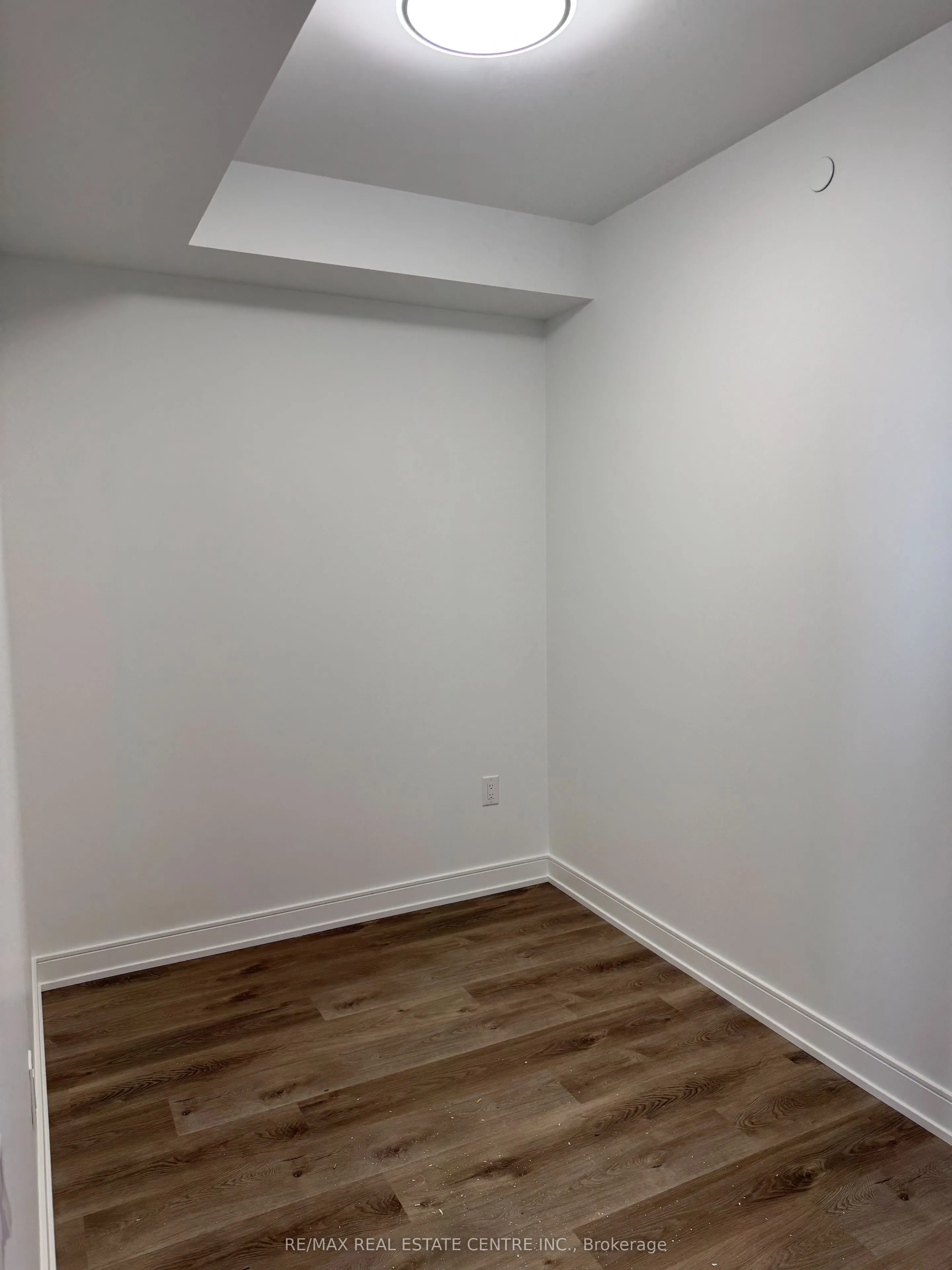 3009 Novar Road, #911