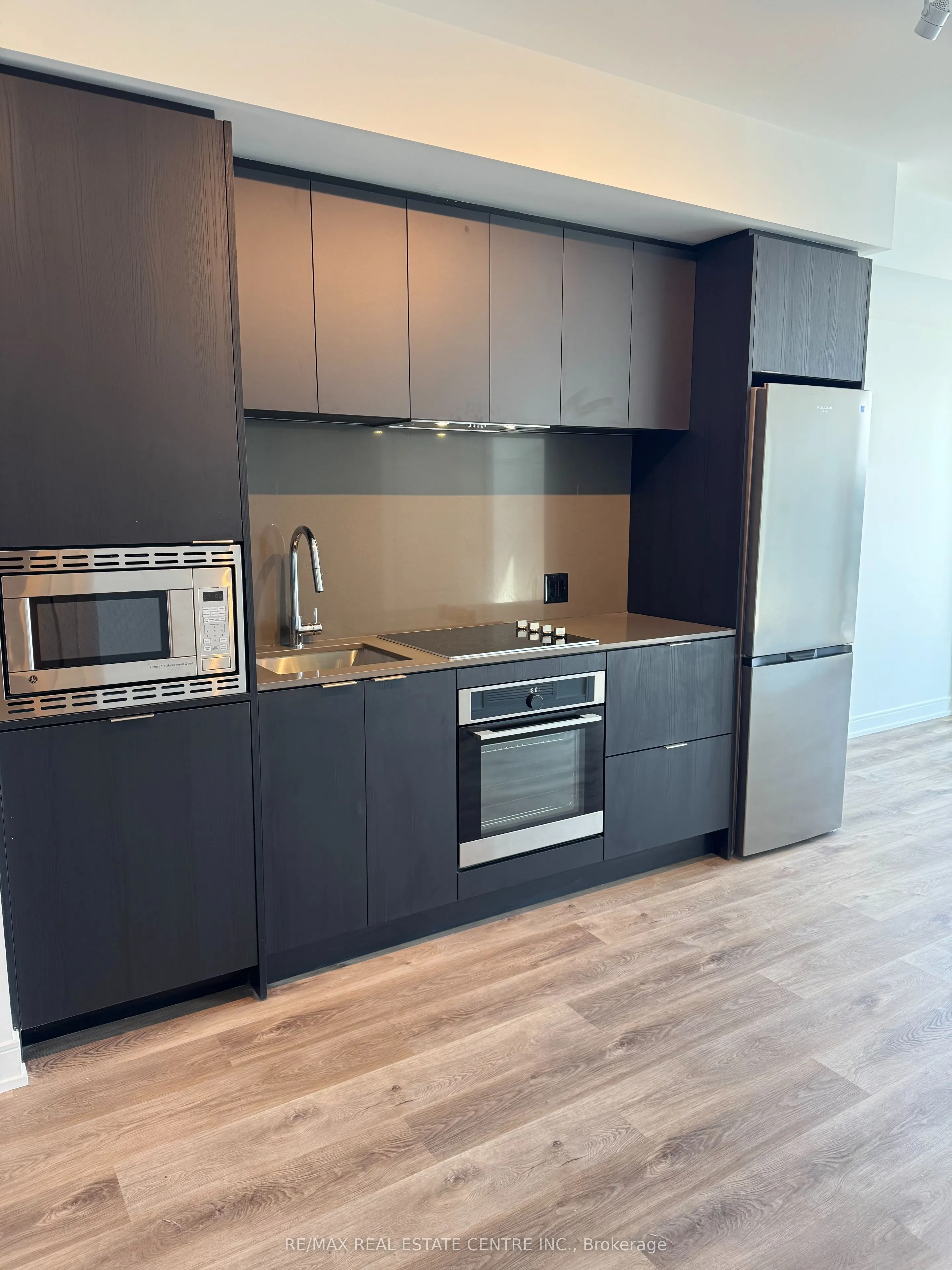 3009 Novar Road, #911
