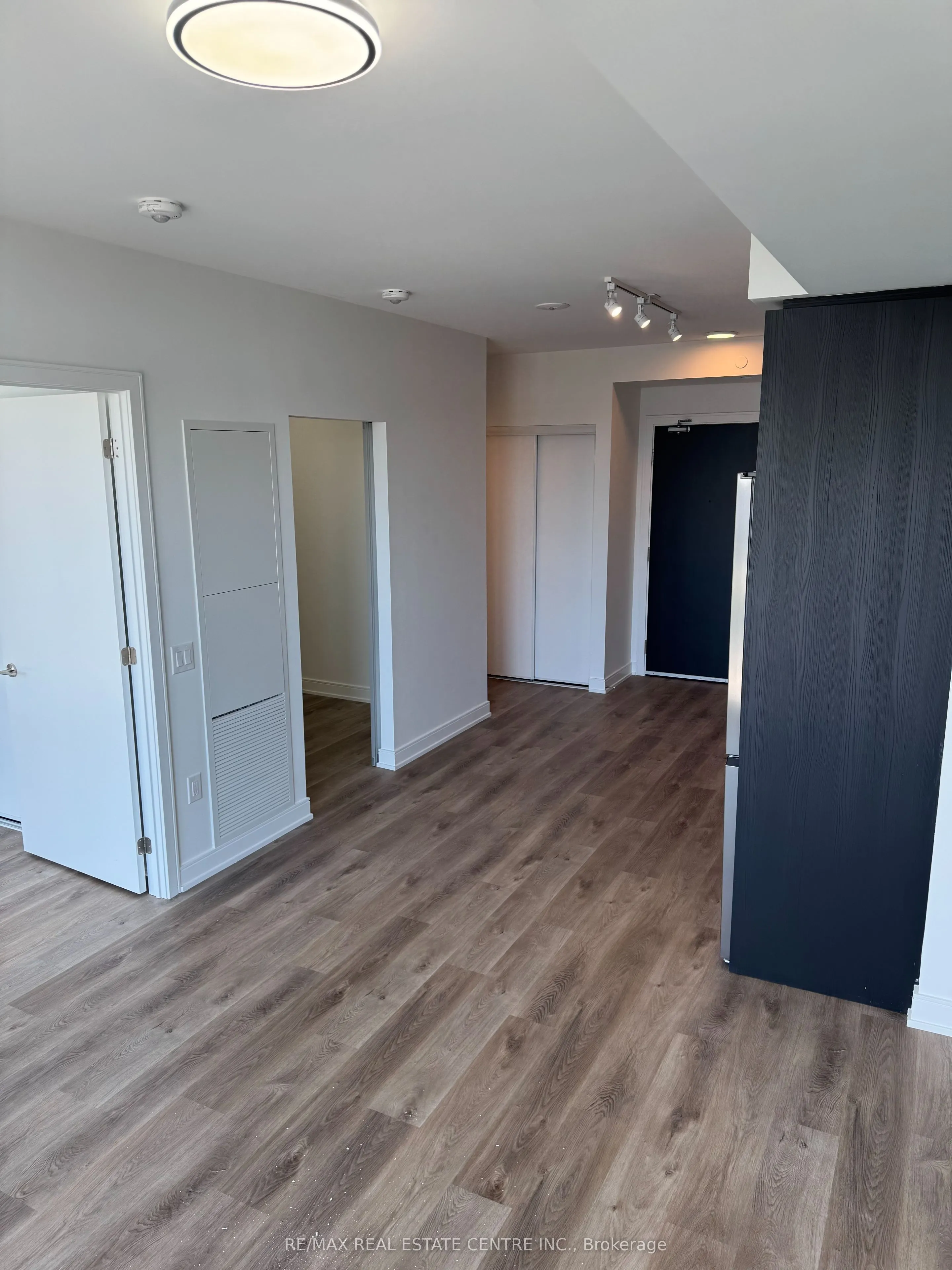 3009 Novar Road, #911