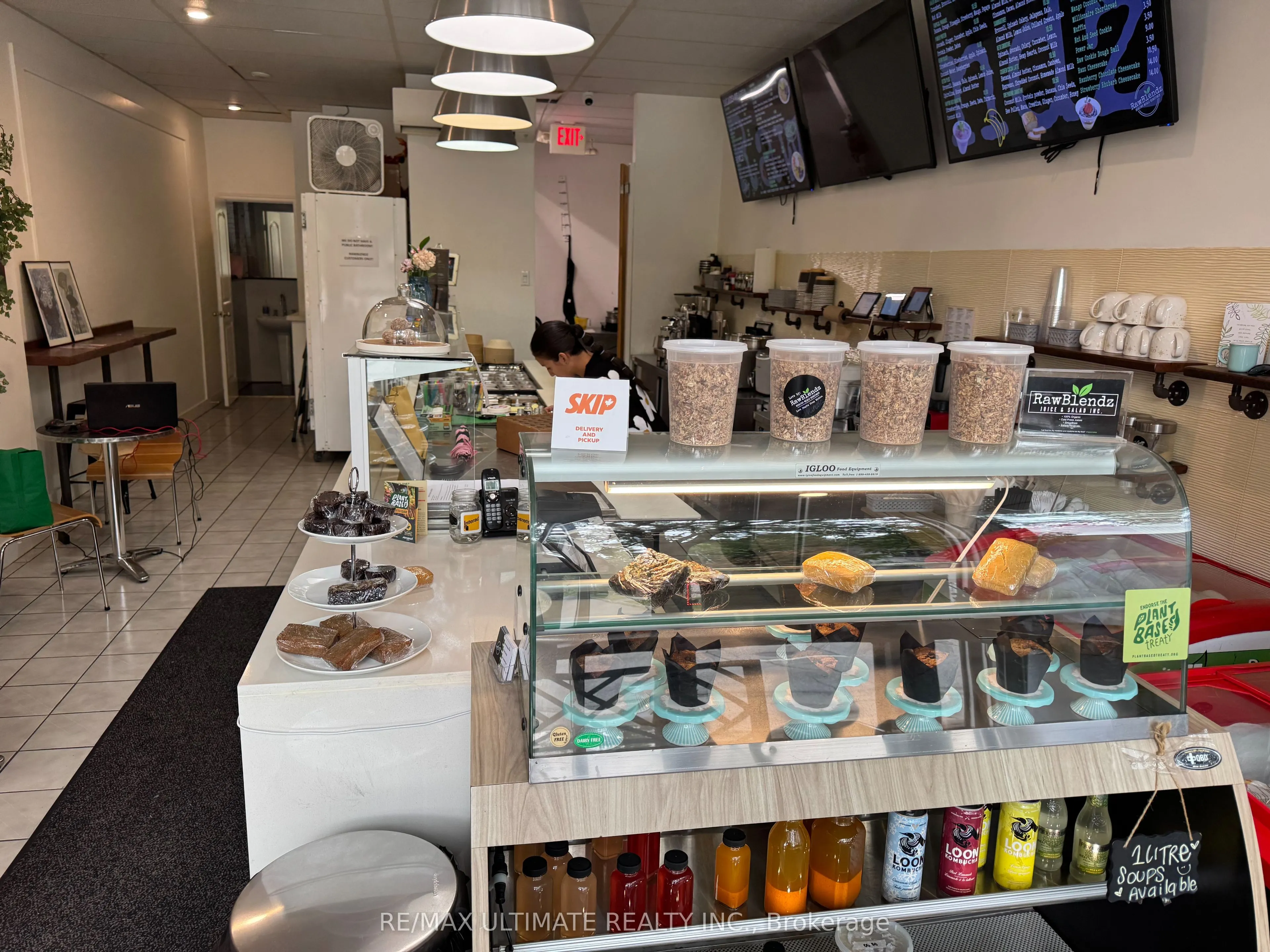 215 LAKESHORE Road E