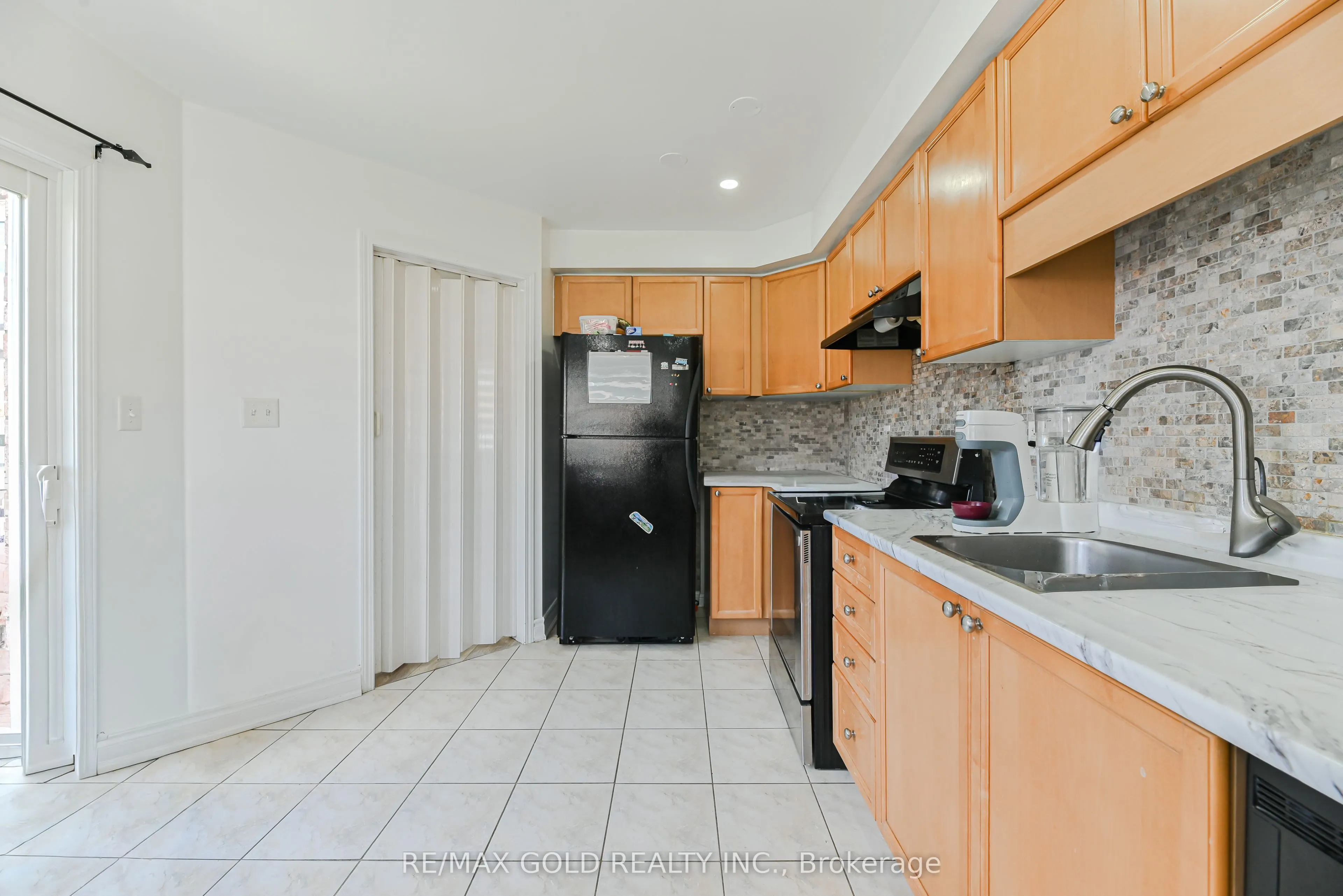 17 Levida Street