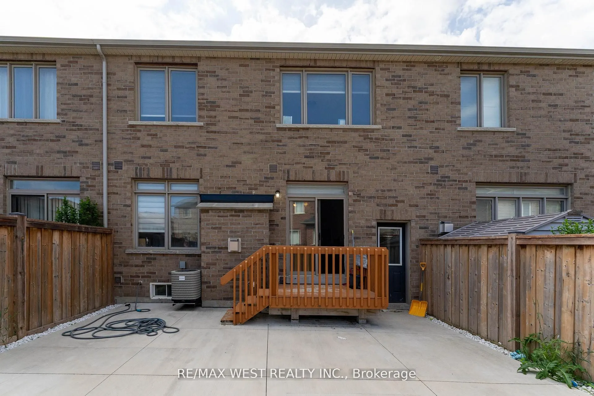 40 Yellowknife Road