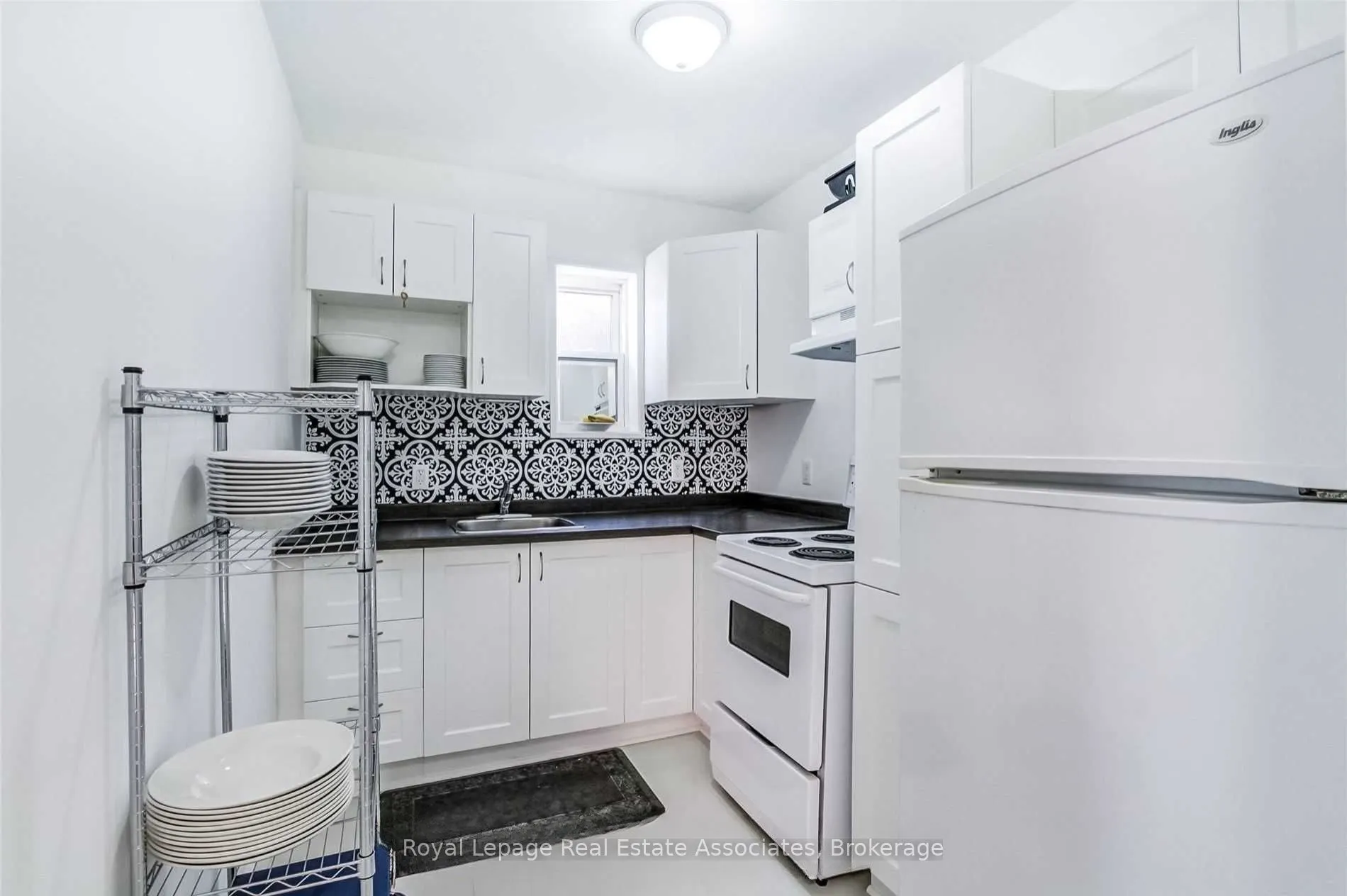 881 Lakeshore Road E