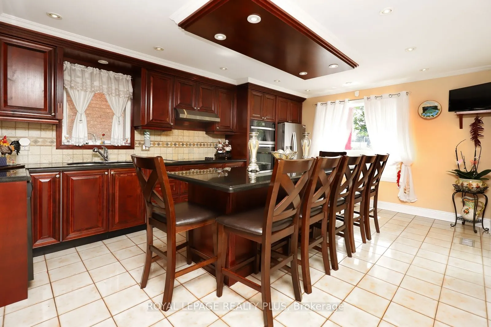 1086 Hedge Drive