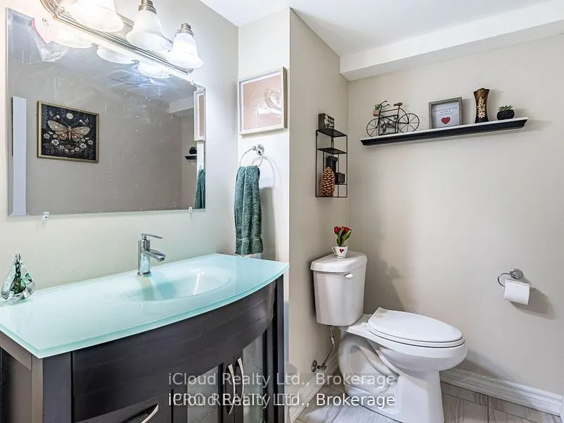329 Ellwood Drive W