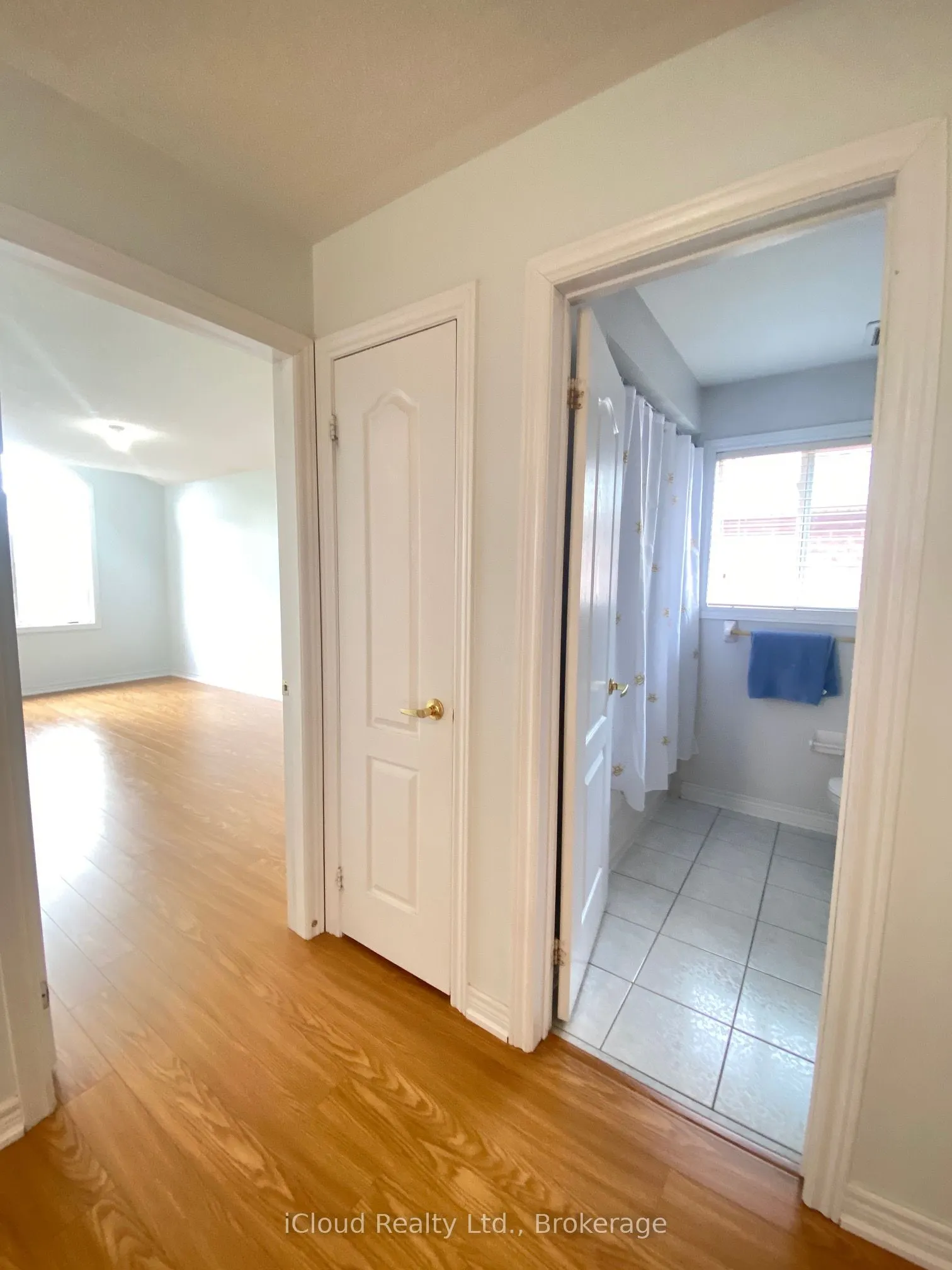 329 Ellwood Drive W