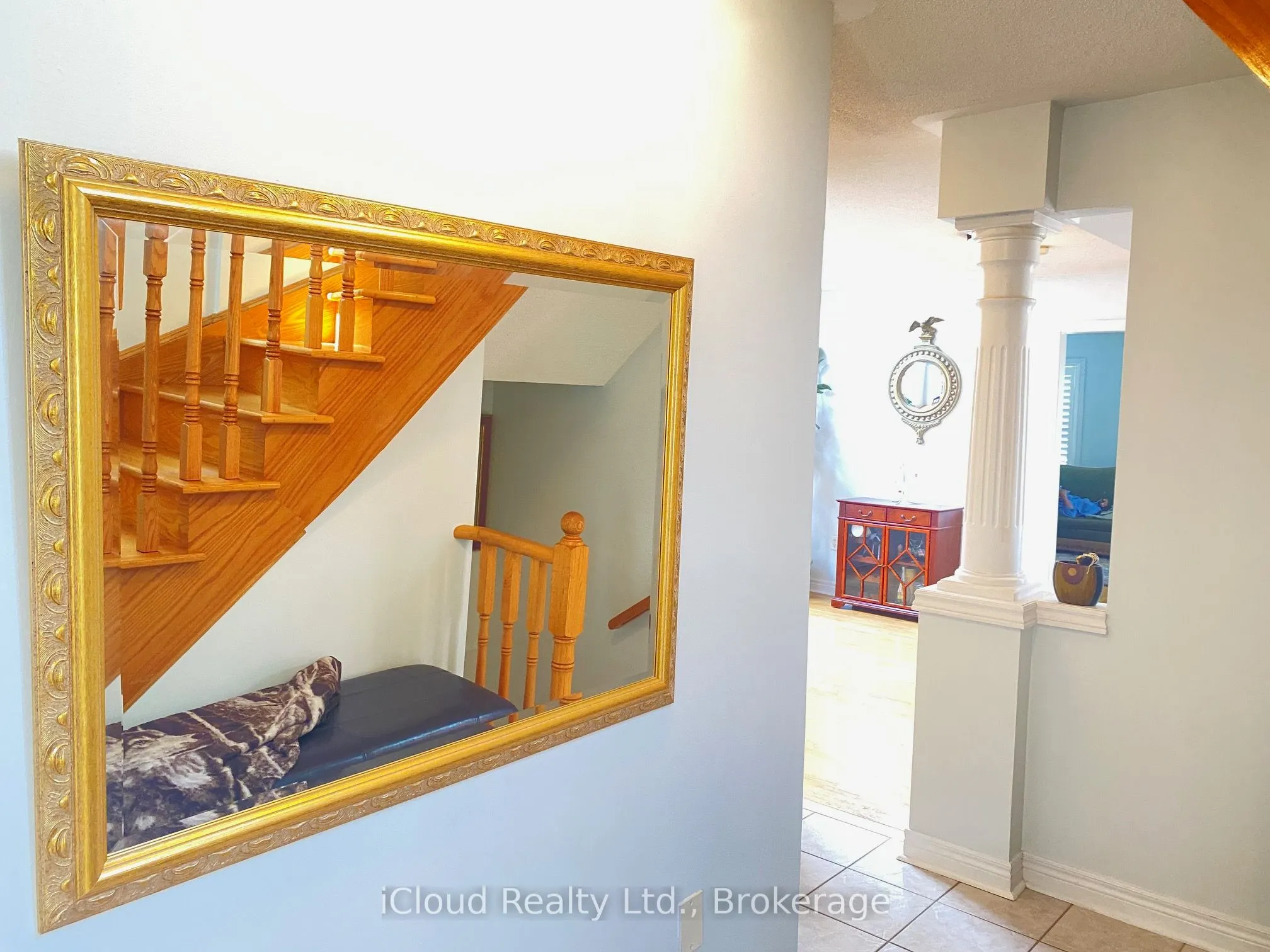 329 Ellwood Drive W