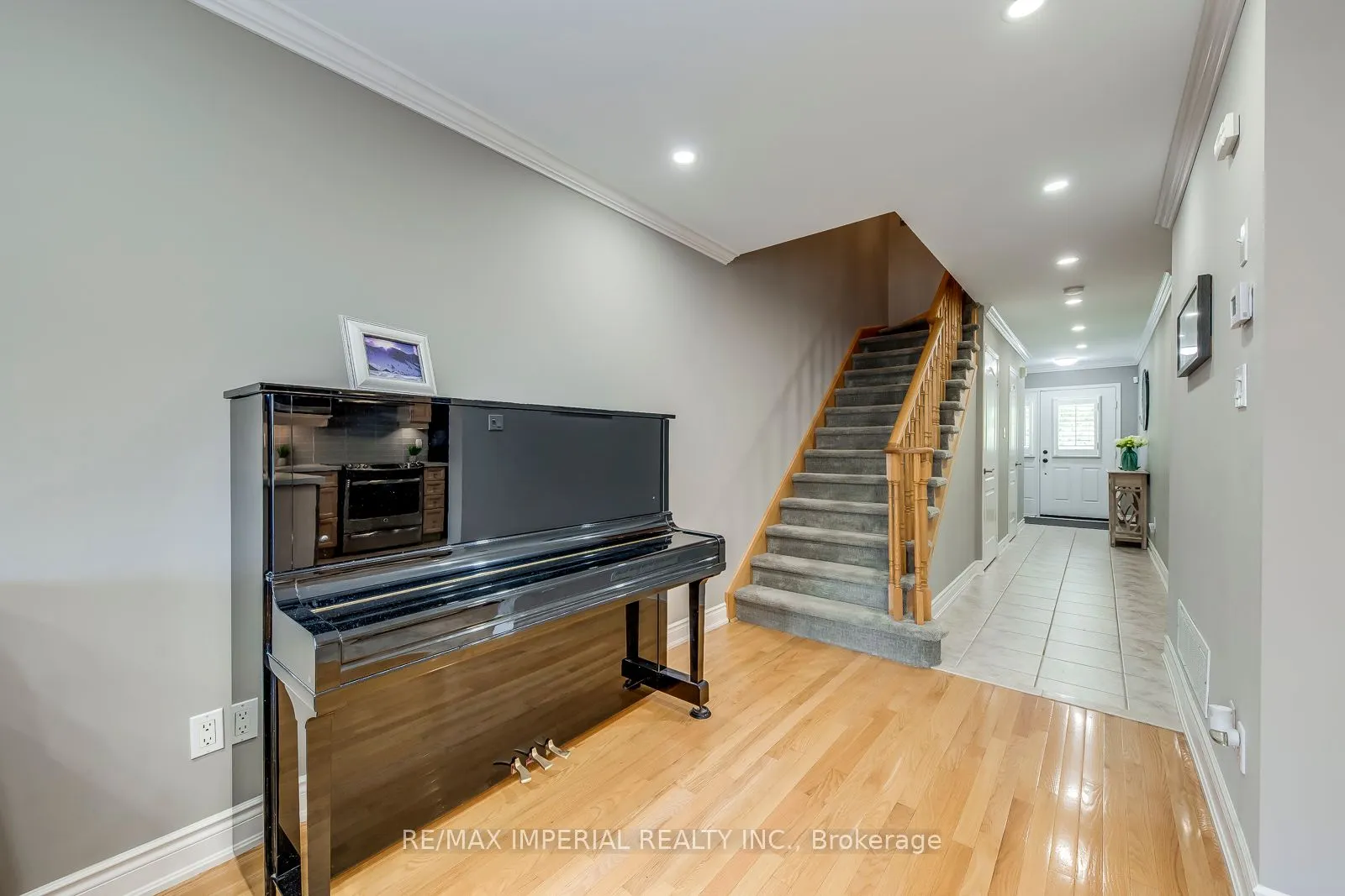 2182 Oakpoint Road