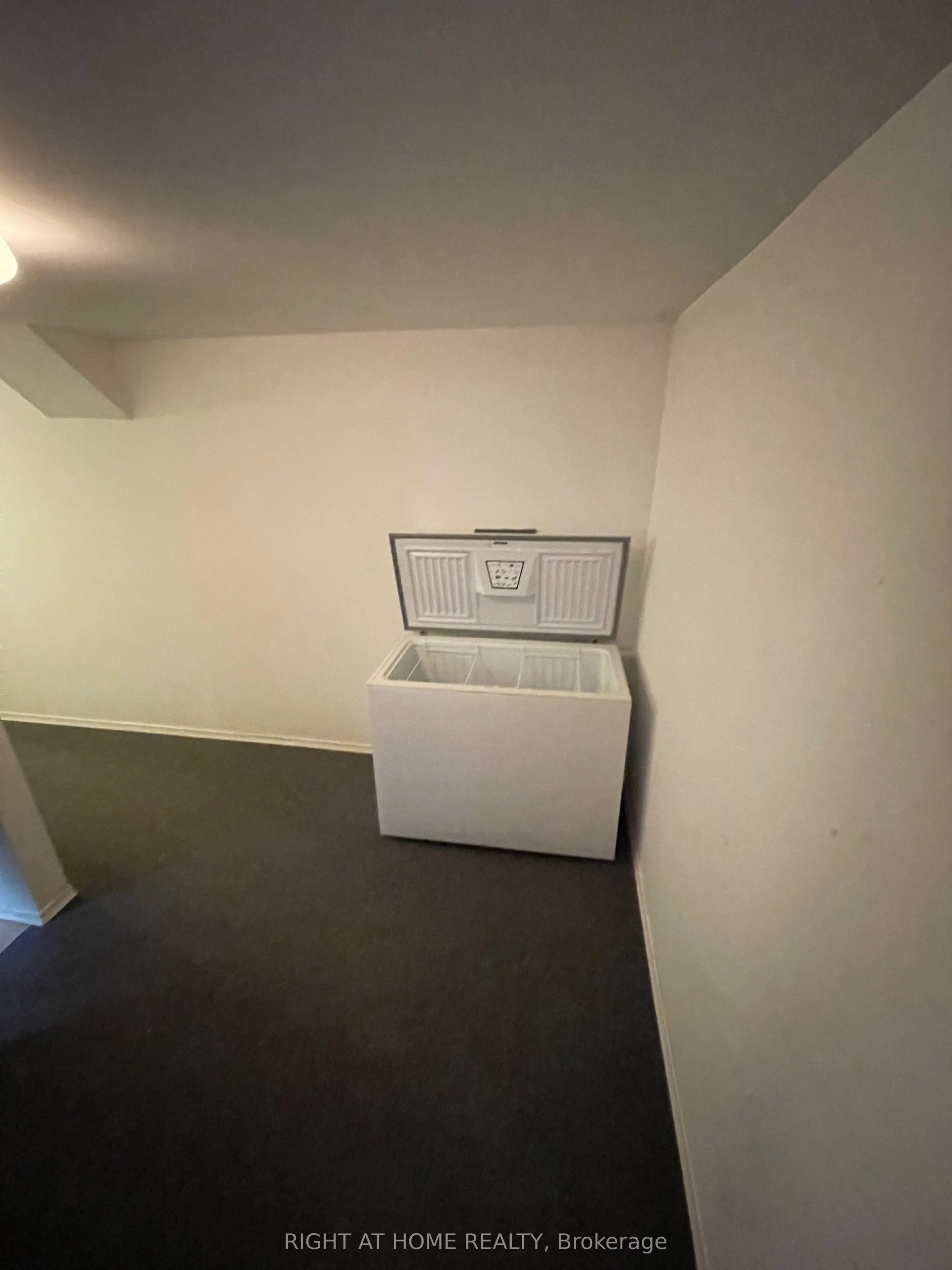 1382 Gainsborough Drive