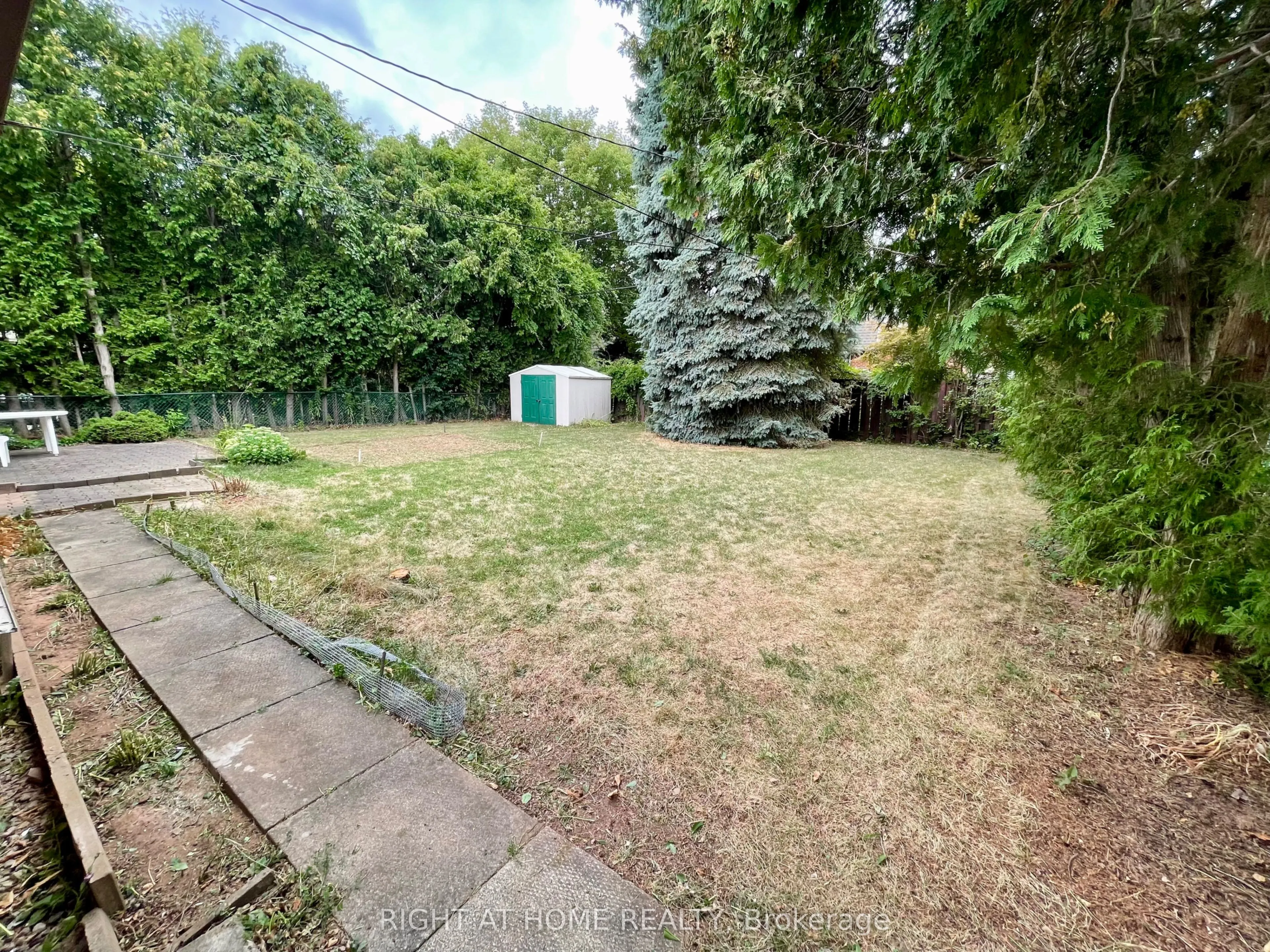 1382 Gainsborough Drive