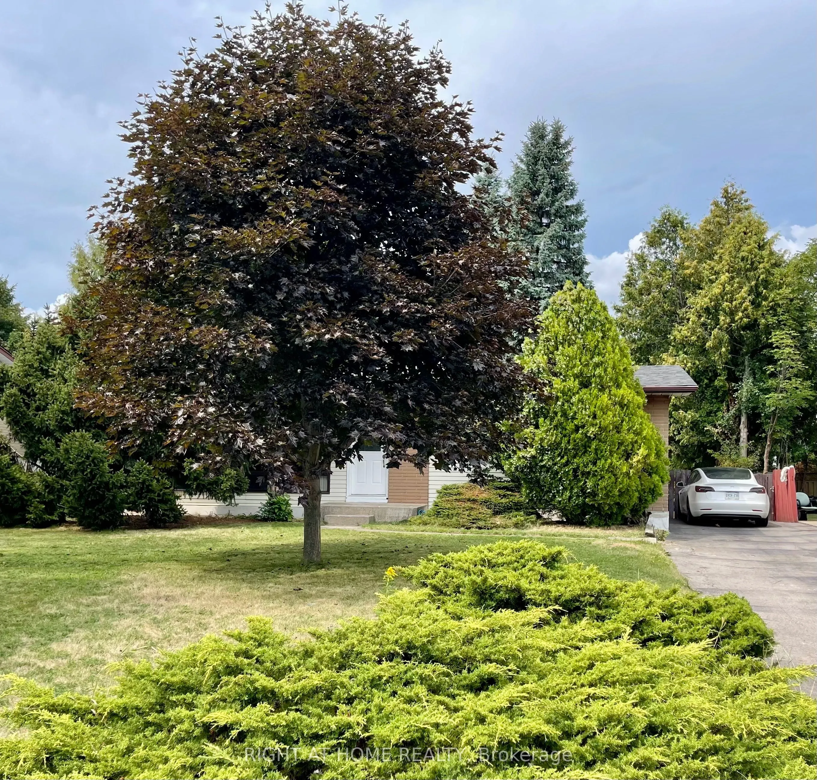 1382 Gainsborough Drive