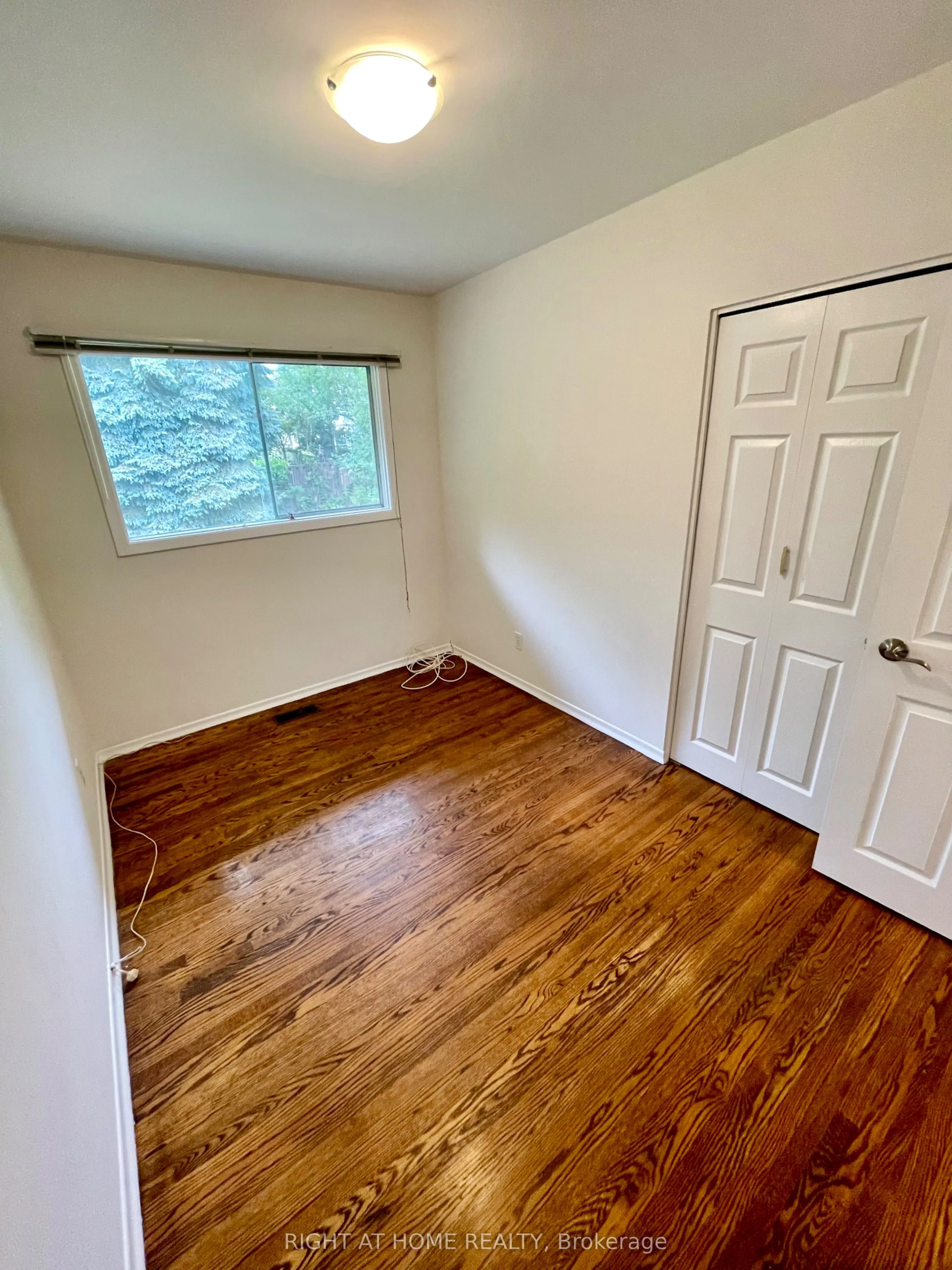 1382 Gainsborough Drive