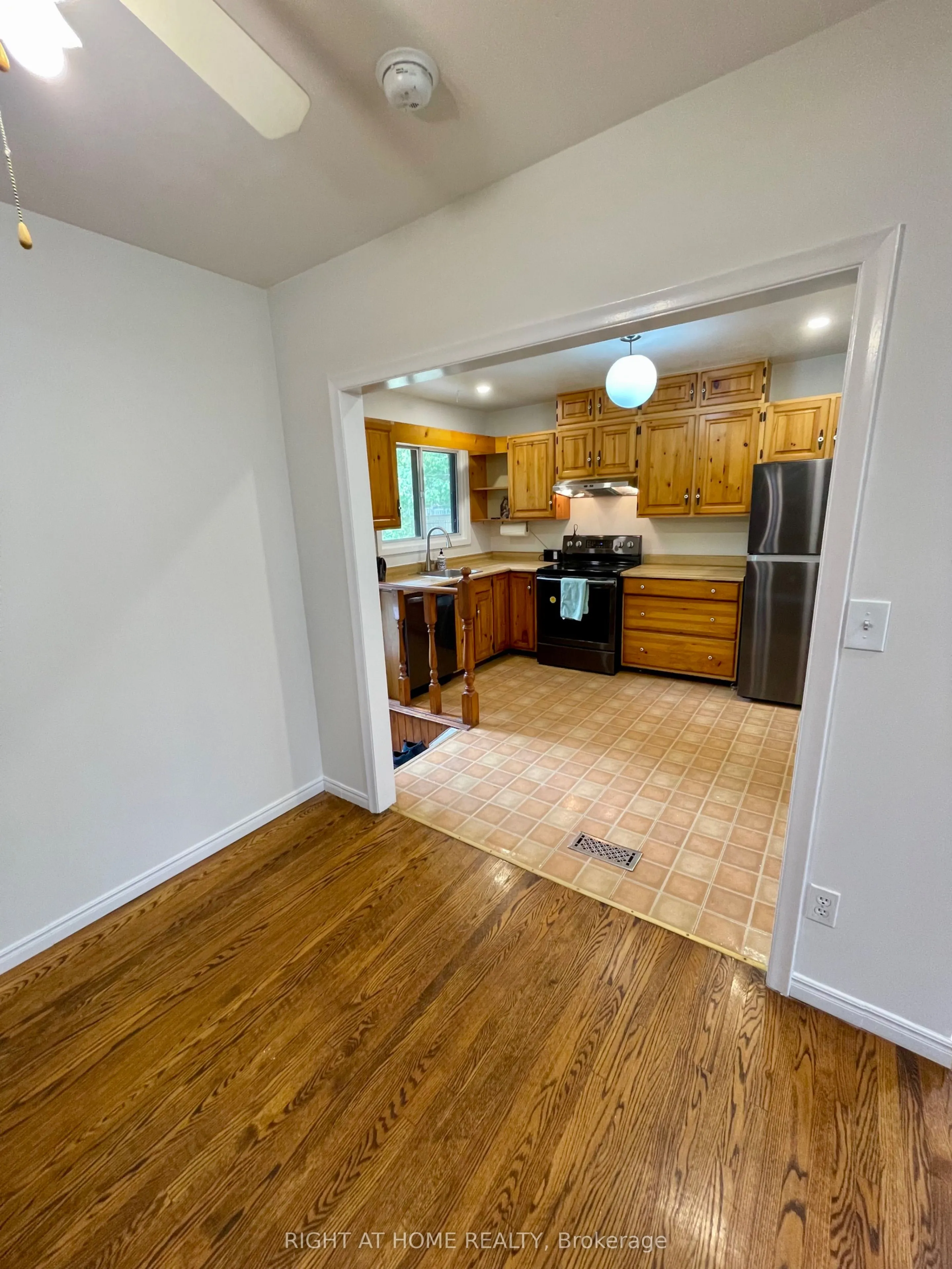1382 Gainsborough Drive