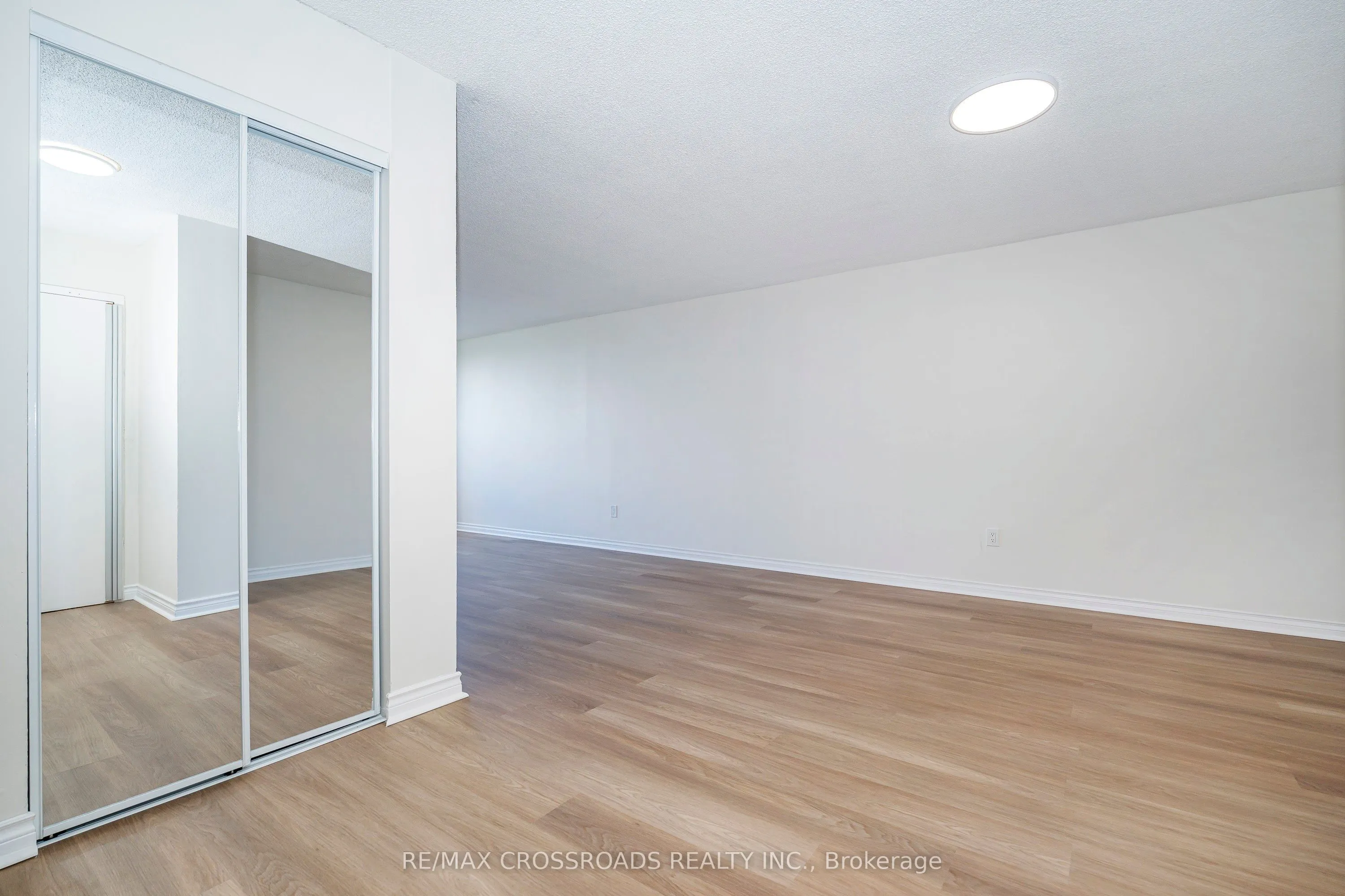 320 Dixon Road, #806