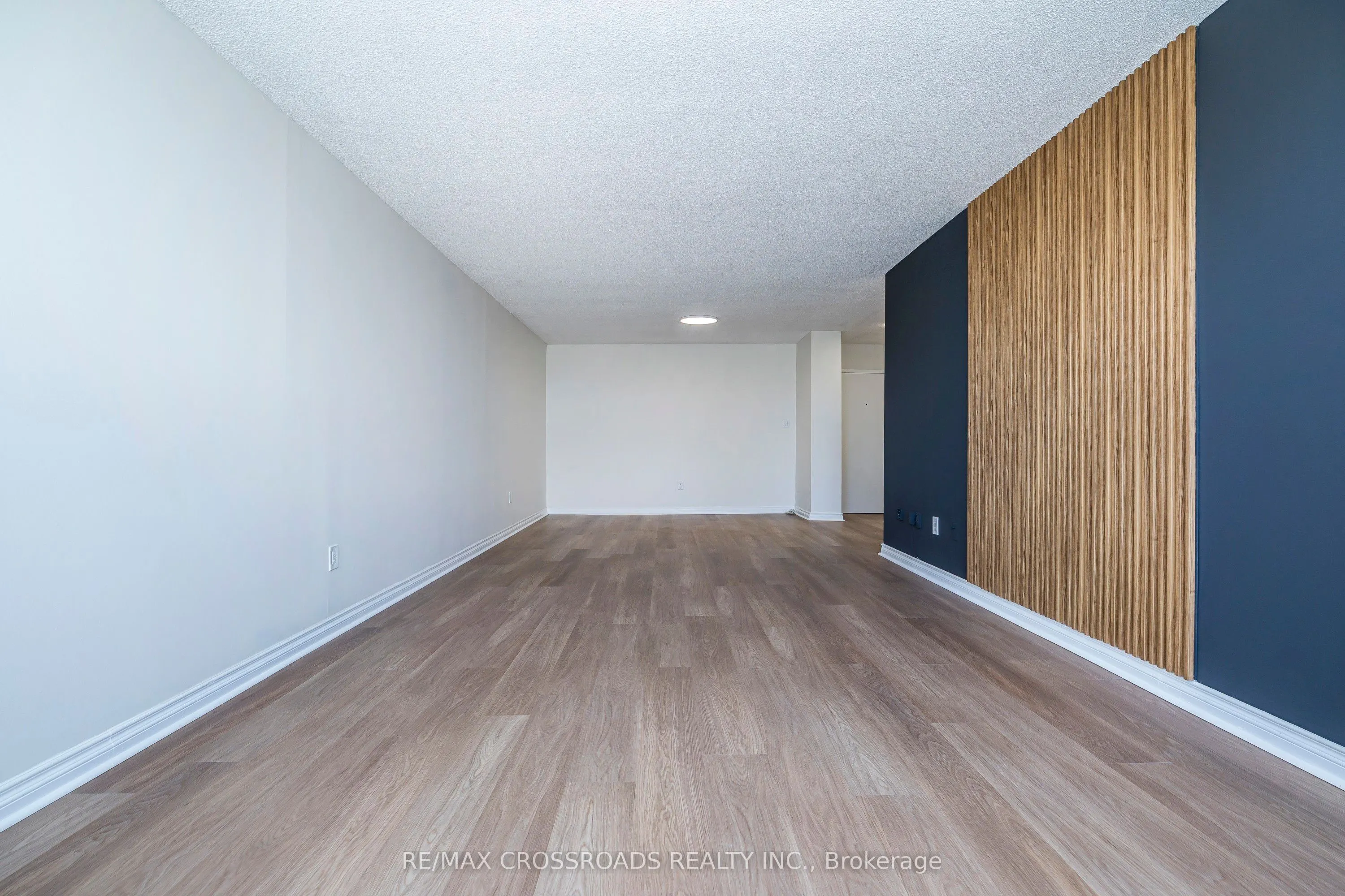 320 Dixon Road, #806