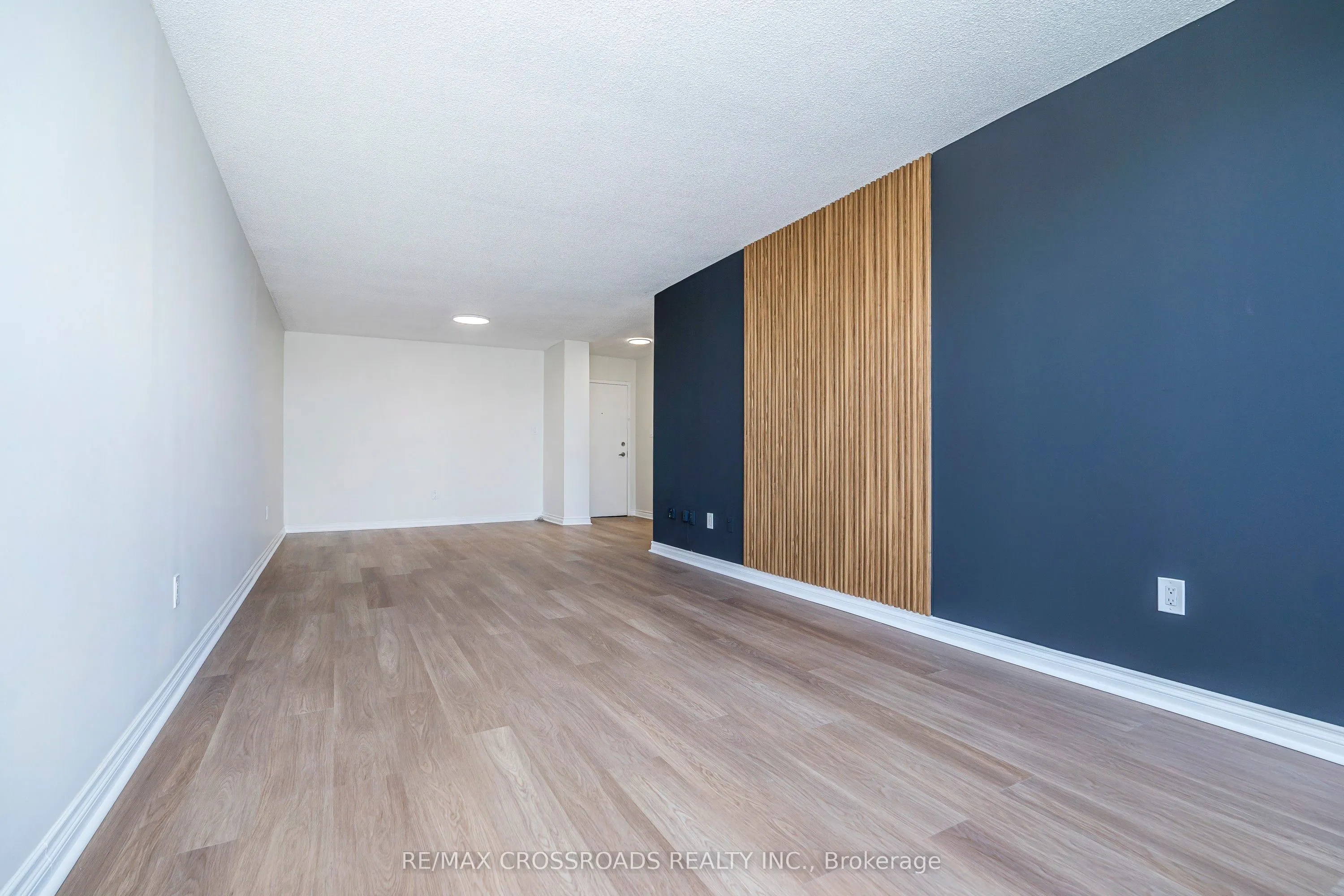 320 Dixon Road, #806