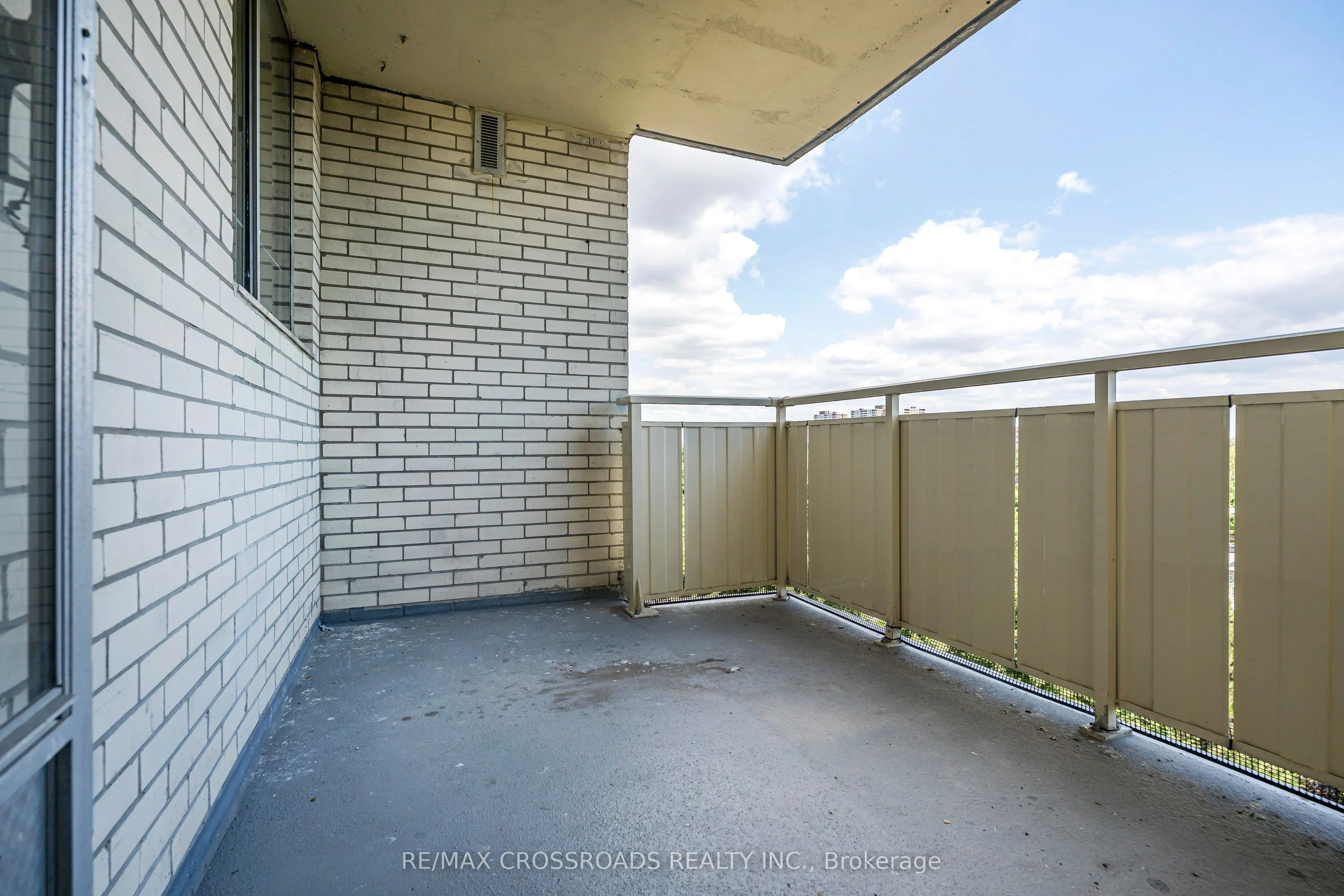320 Dixon Road, #806
